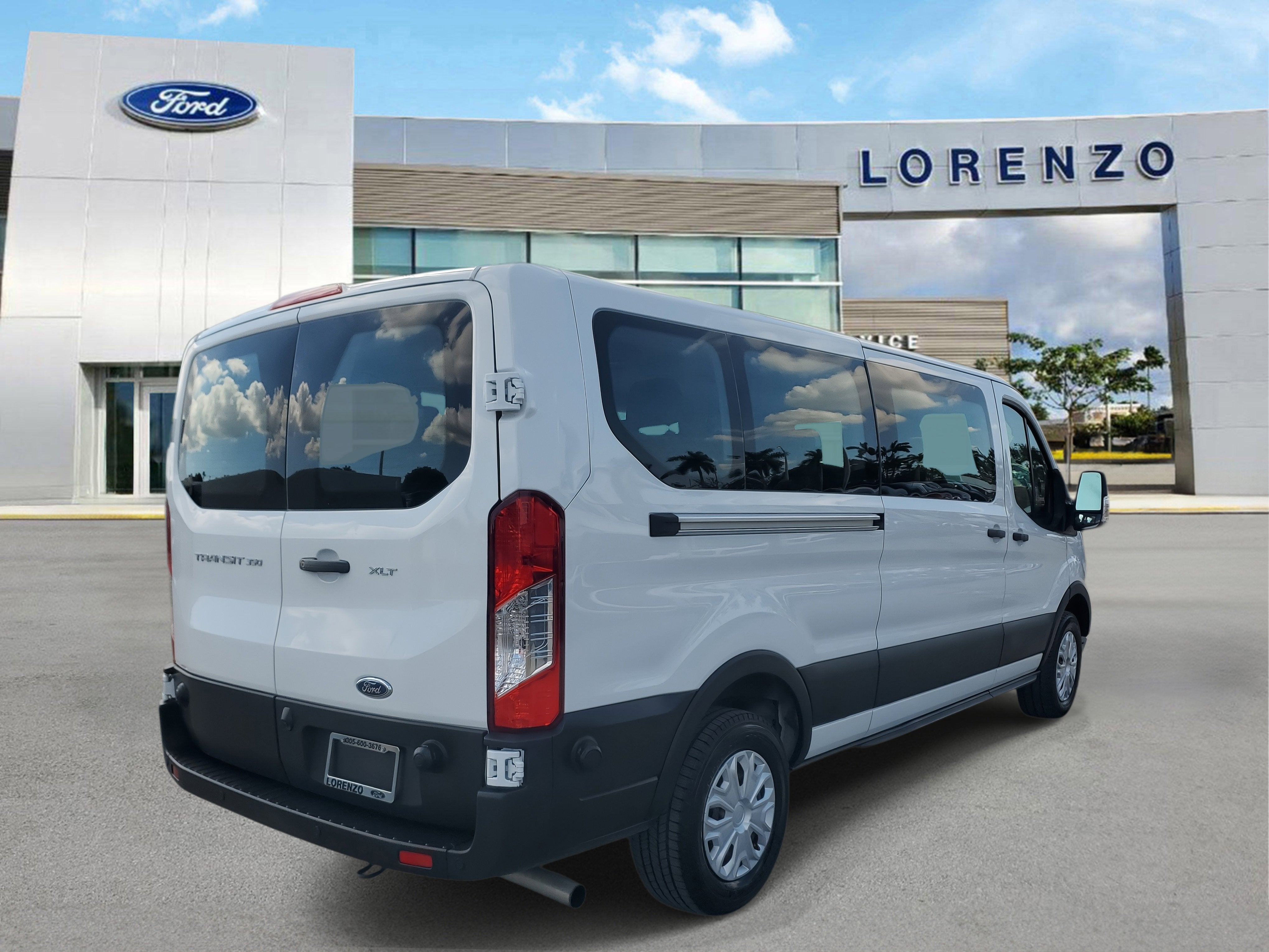2024 Ford Transit Passenger Wagon XLT