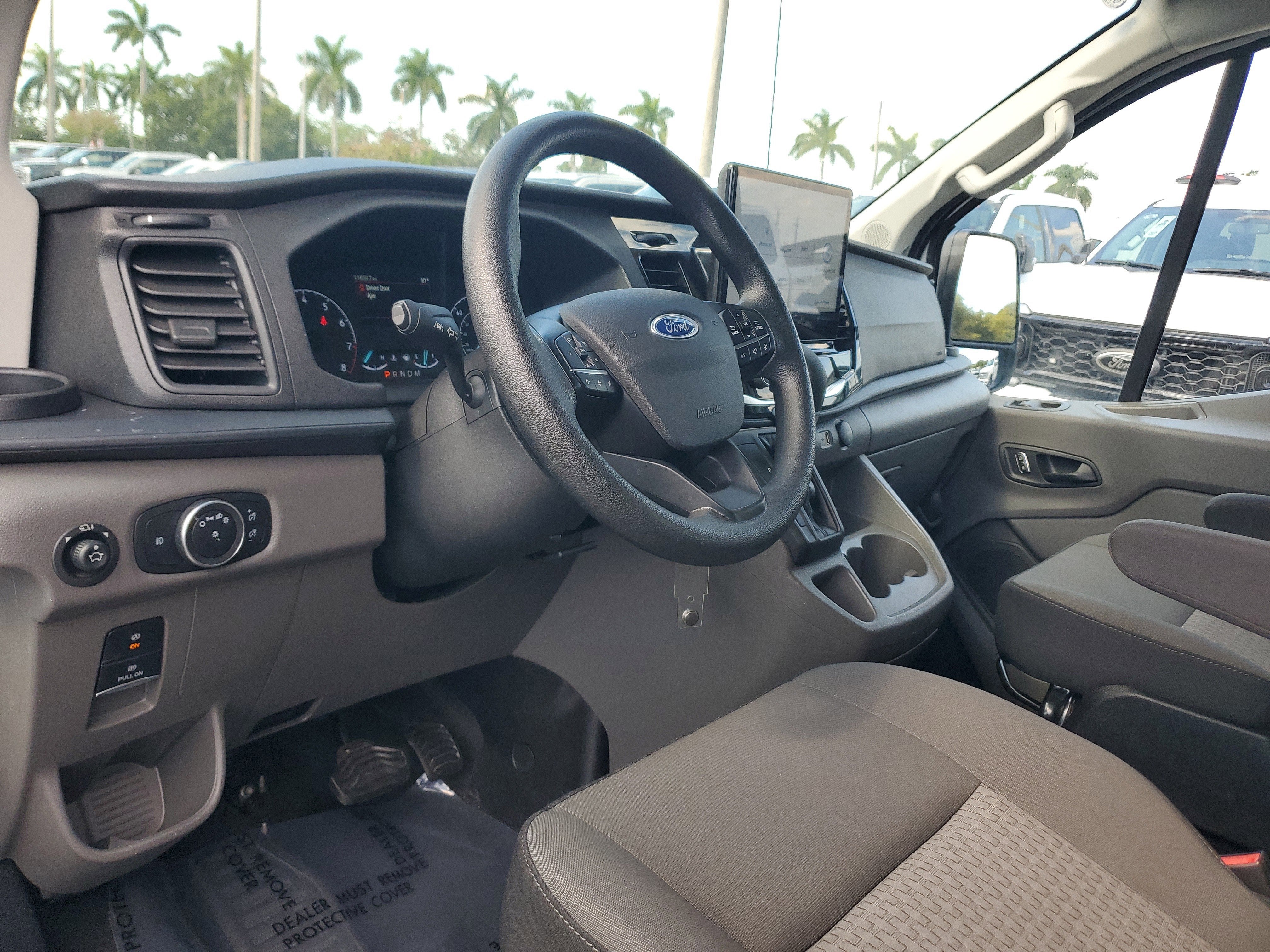 2024 Ford Transit Passenger Wagon XLT