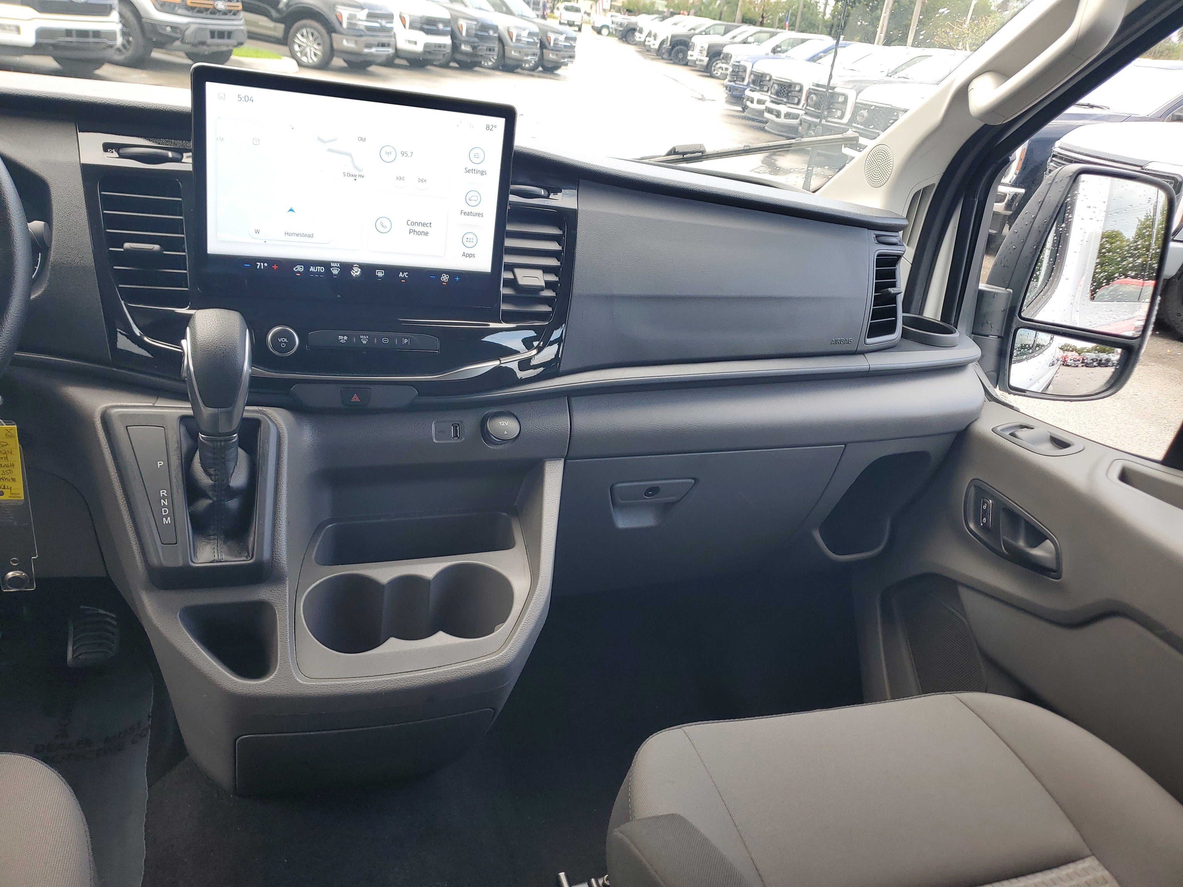 2024 Ford Transit Passenger Wagon XLT