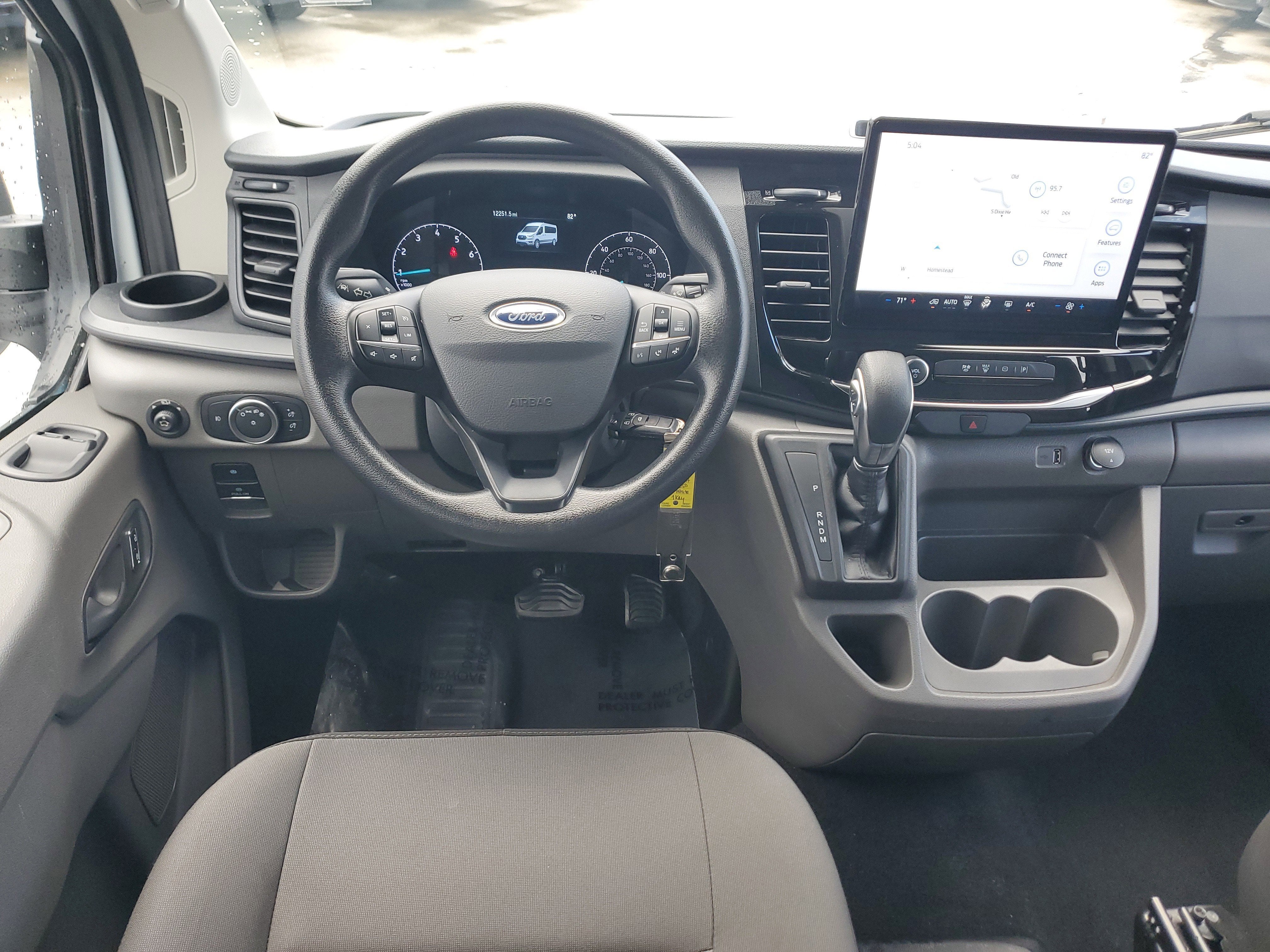 2024 Ford Transit Passenger Wagon XLT