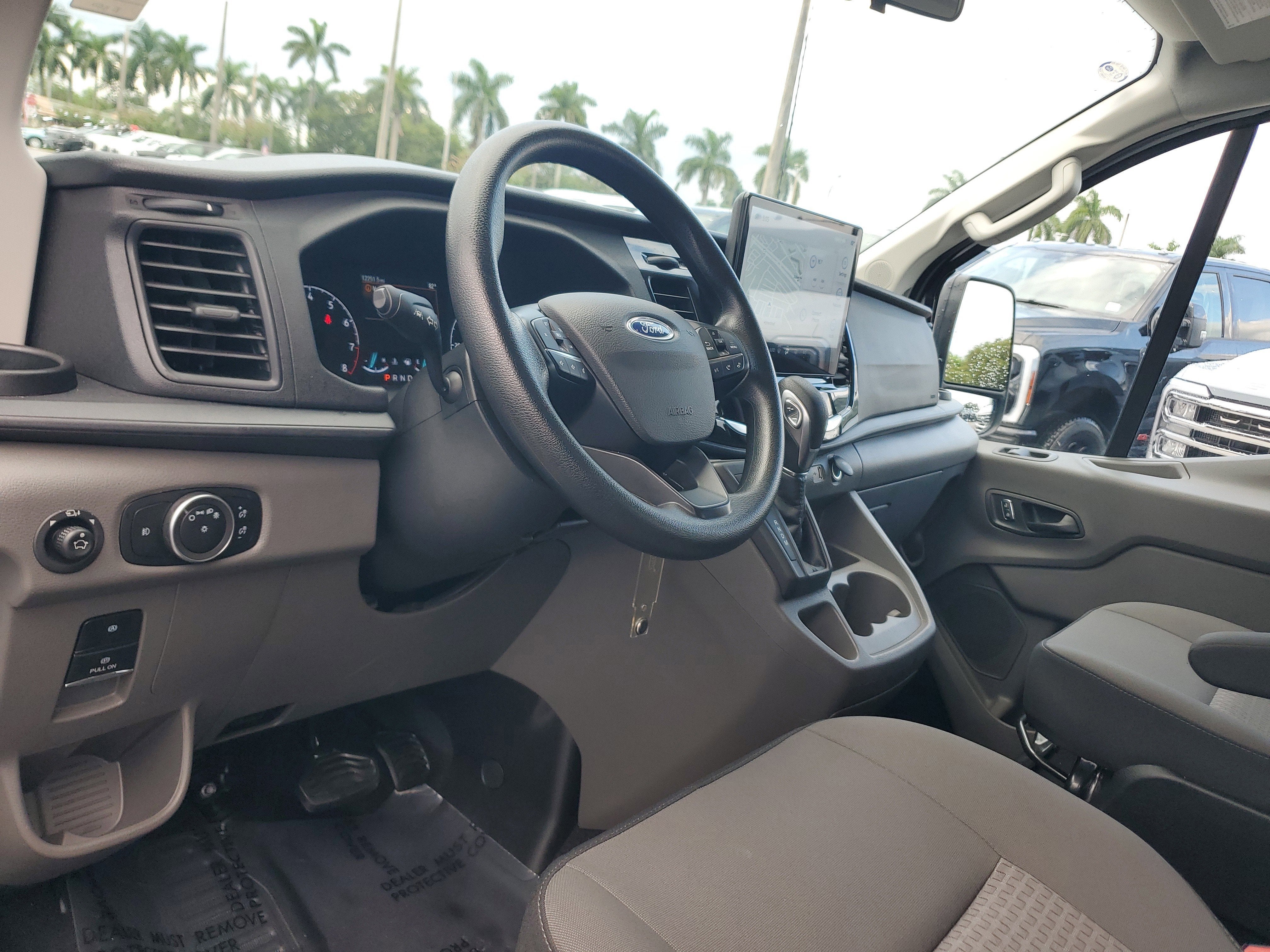 2024 Ford Transit Passenger Wagon XLT