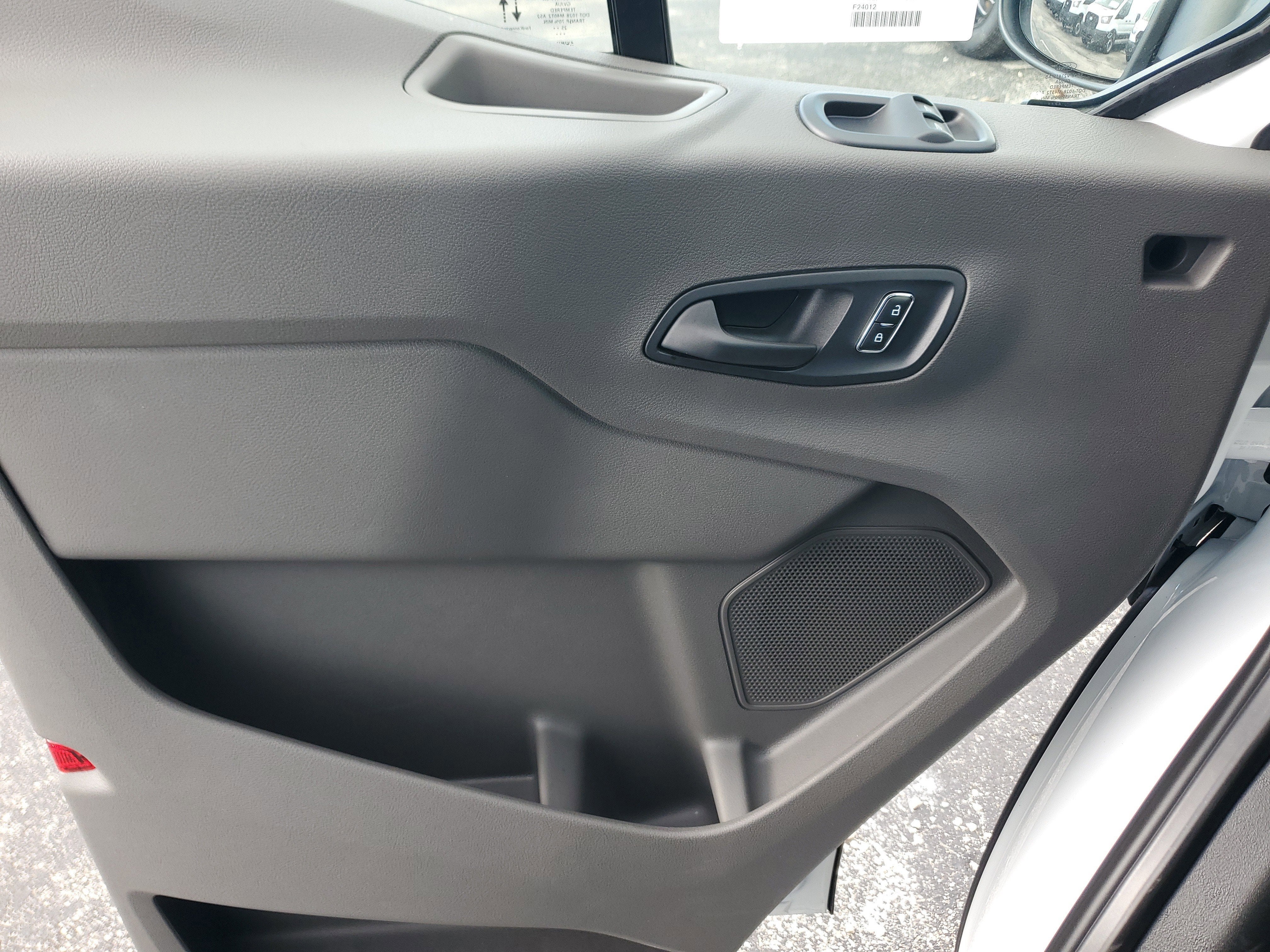 2026 Ford Transit Passenger Wagon XL