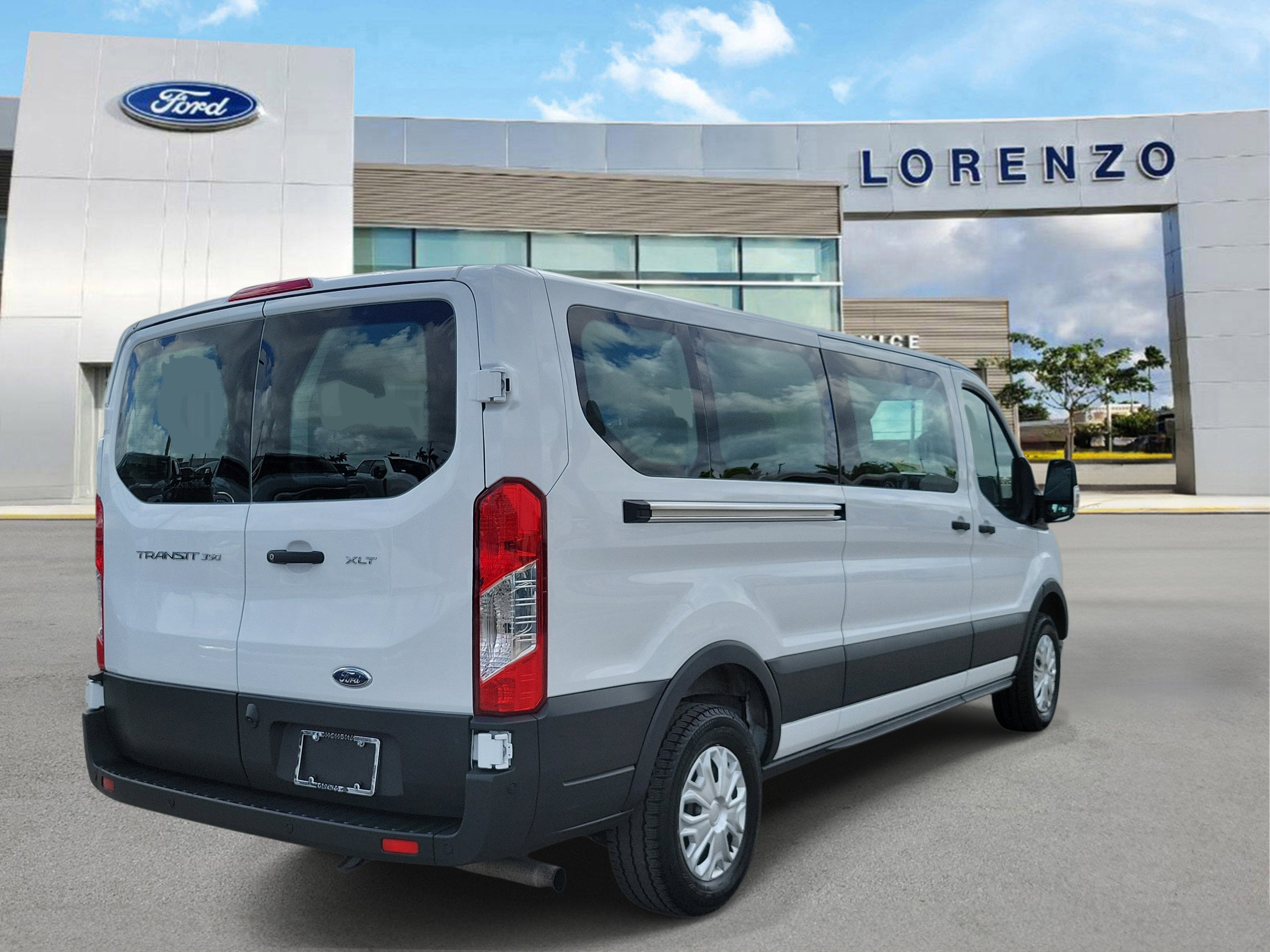 2025 Ford Transit Passenger Wagon XLT
