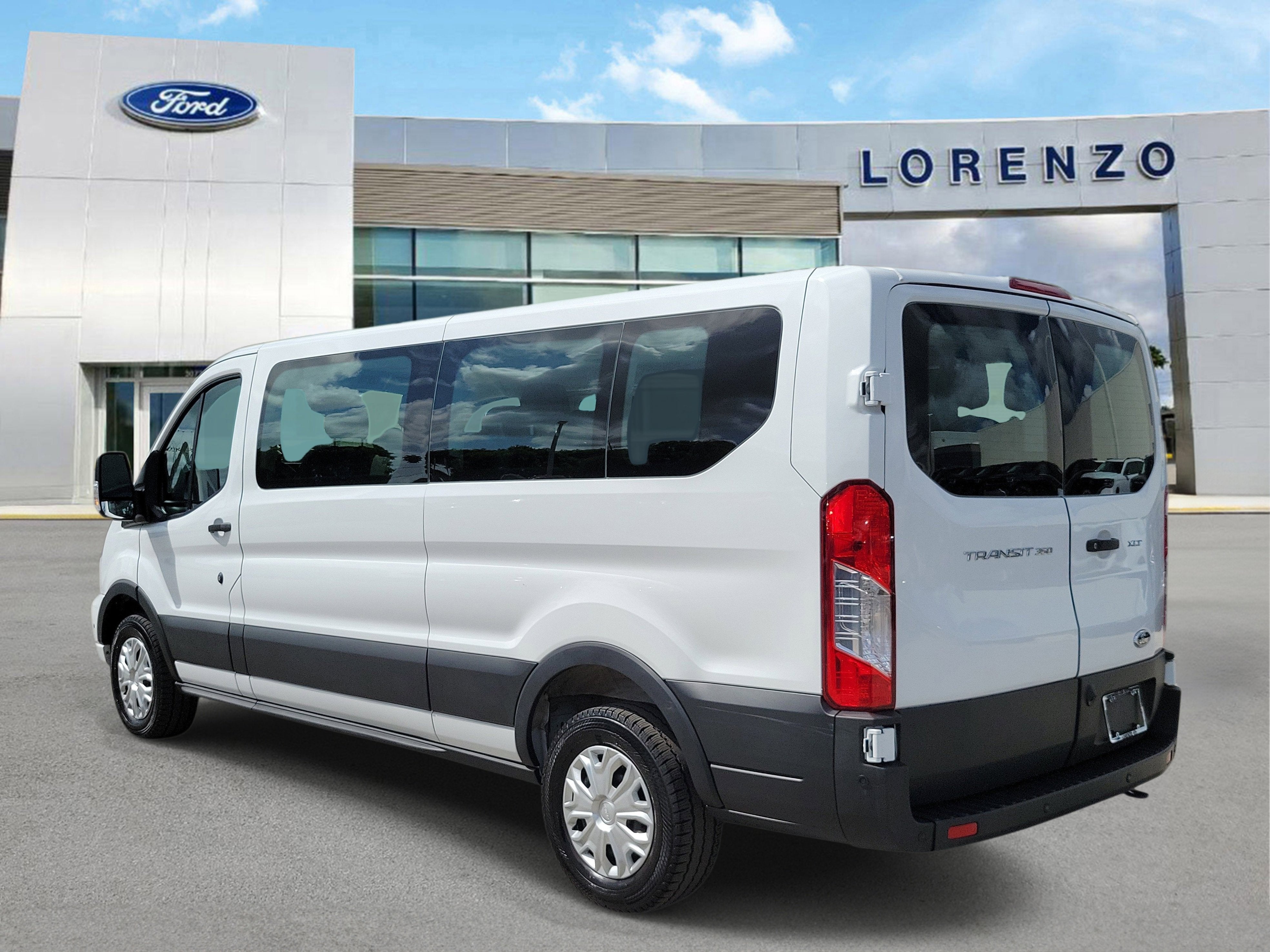 2025 Ford Transit Passenger Wagon XLT