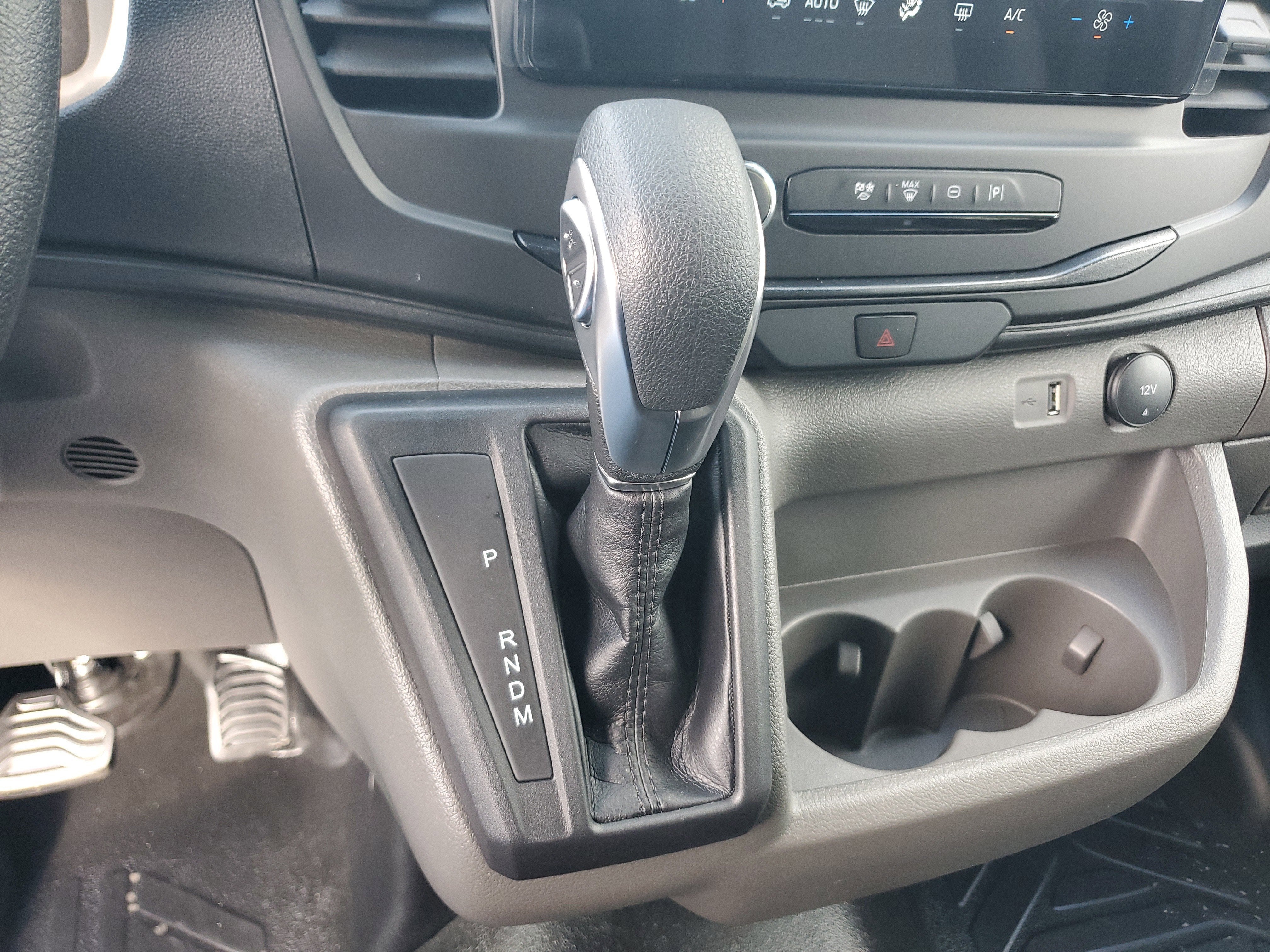 2026 Ford Transit Passenger Wagon XL