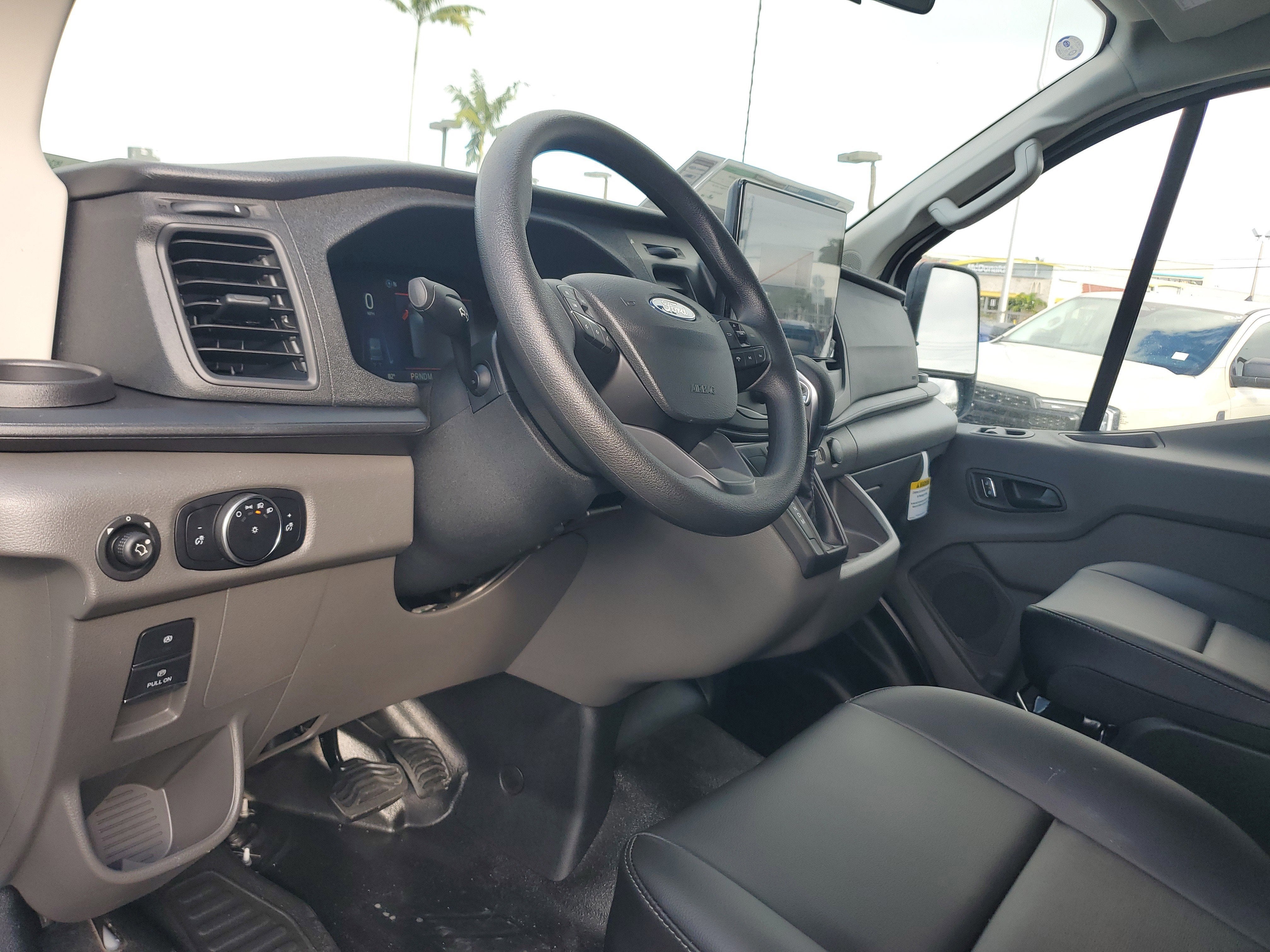 2026 Ford Transit Passenger Wagon XL