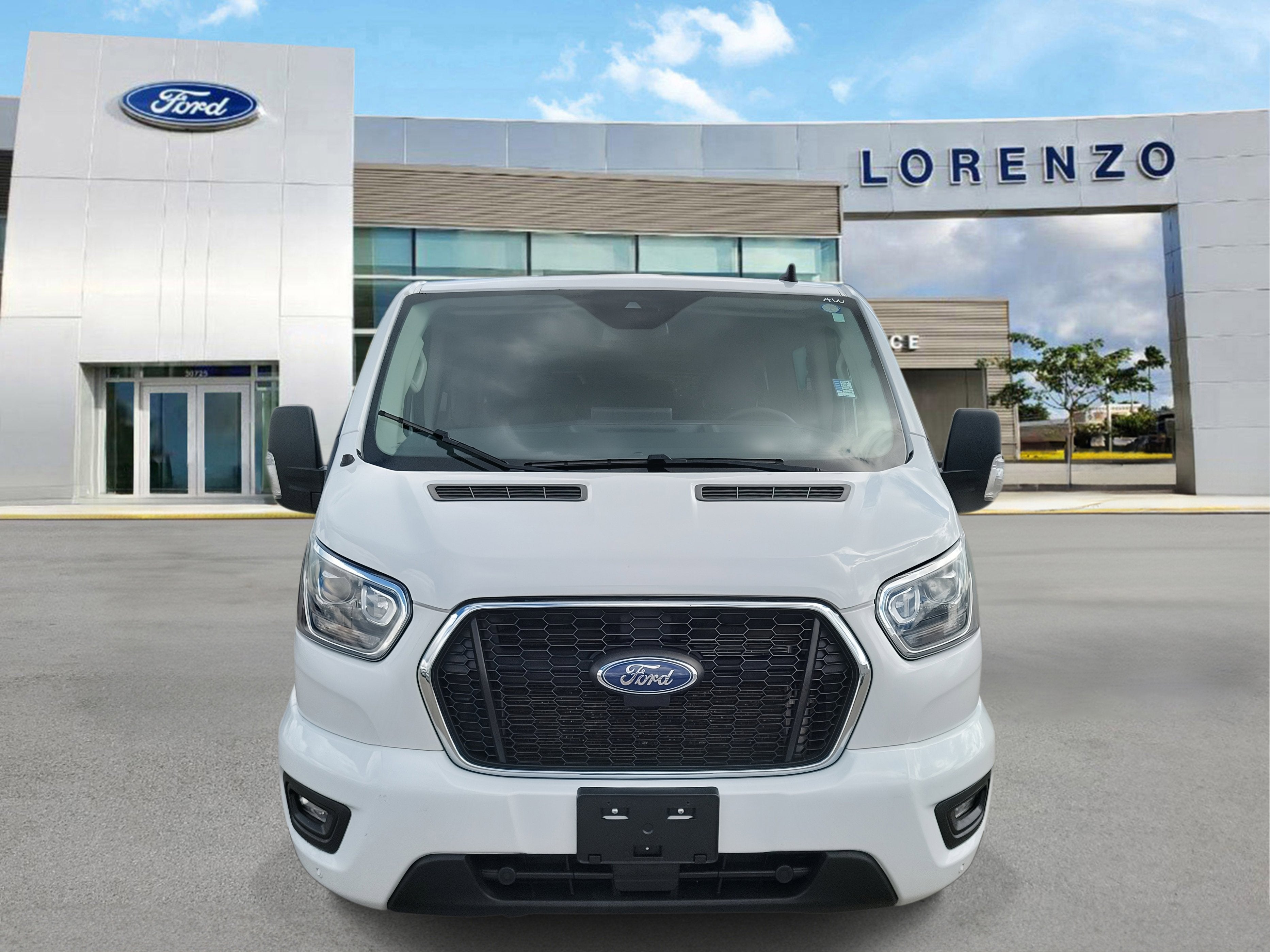 2023 Ford Transit Passenger Wagon XLT