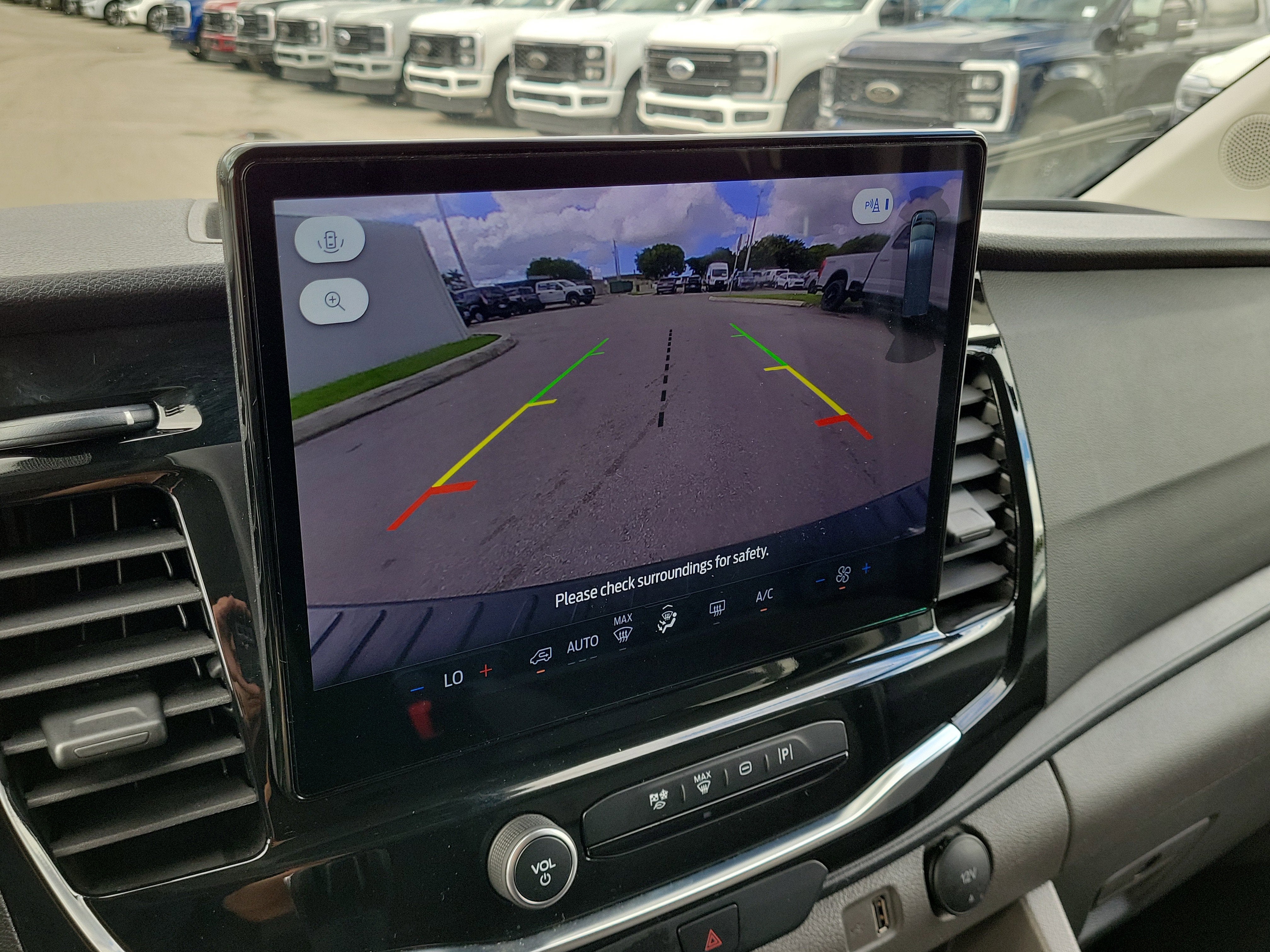 2023 Ford Transit Passenger Wagon XLT