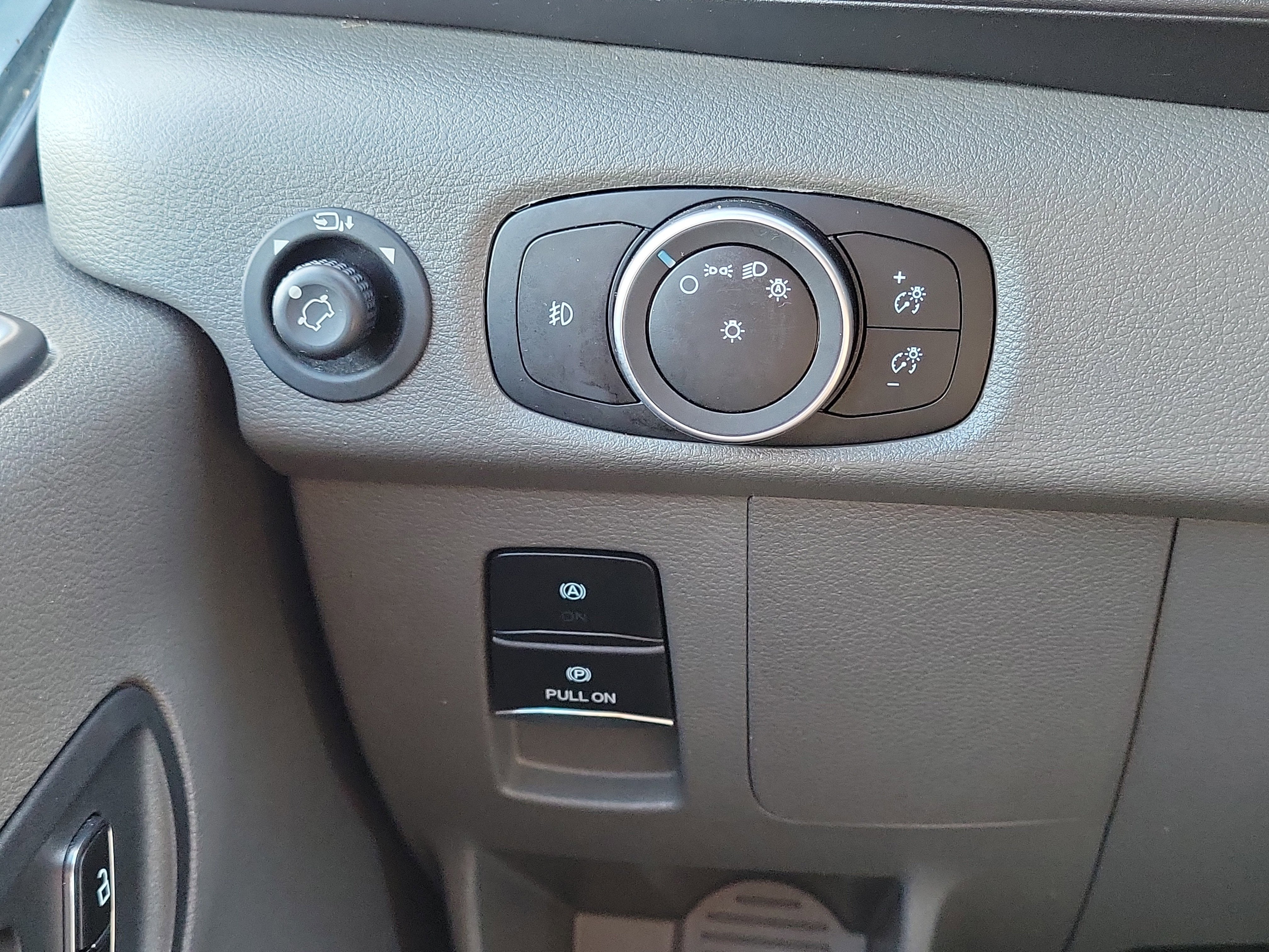 2023 Ford Transit Passenger Wagon XLT