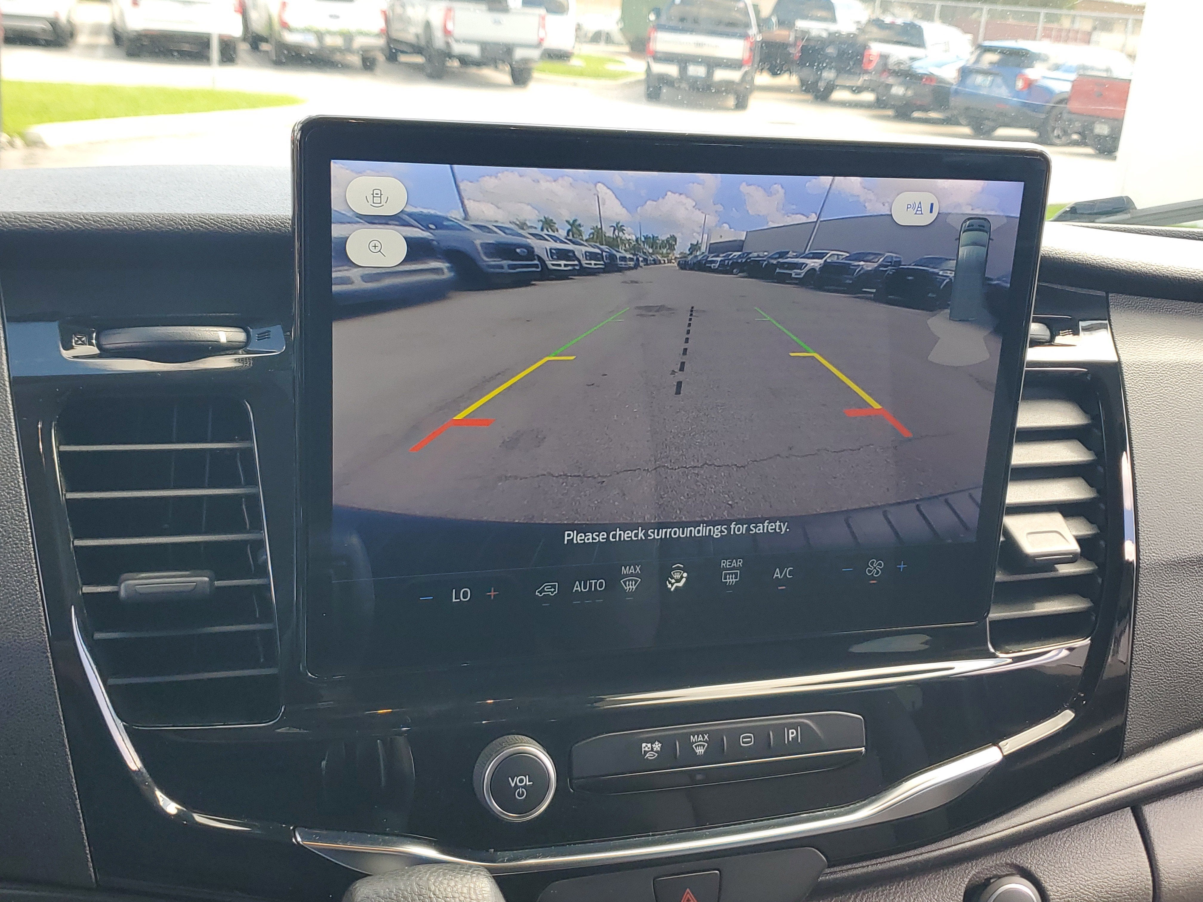 2023 Ford Transit Passenger Wagon XLT