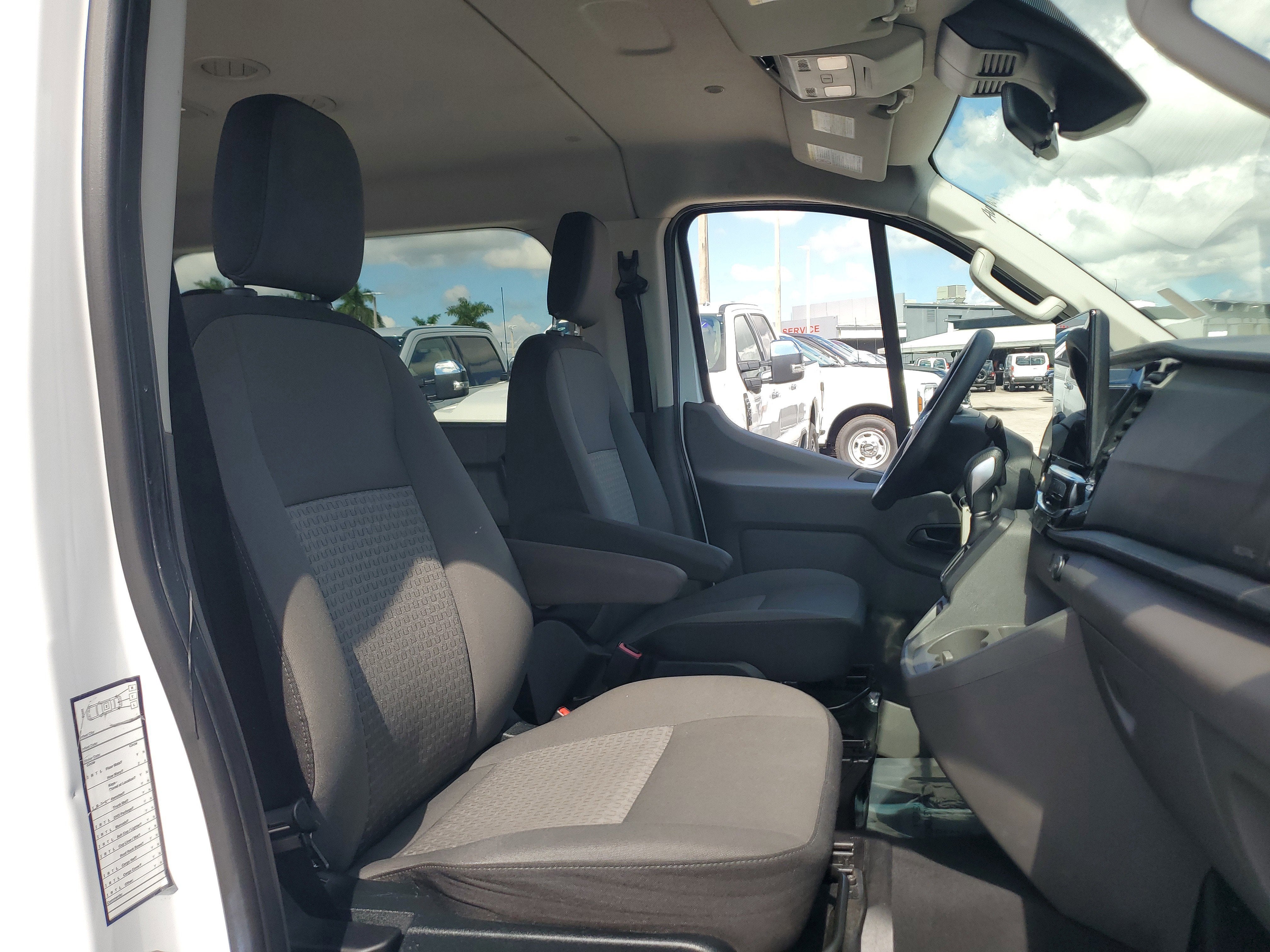 2023 Ford Transit Passenger Wagon XLT