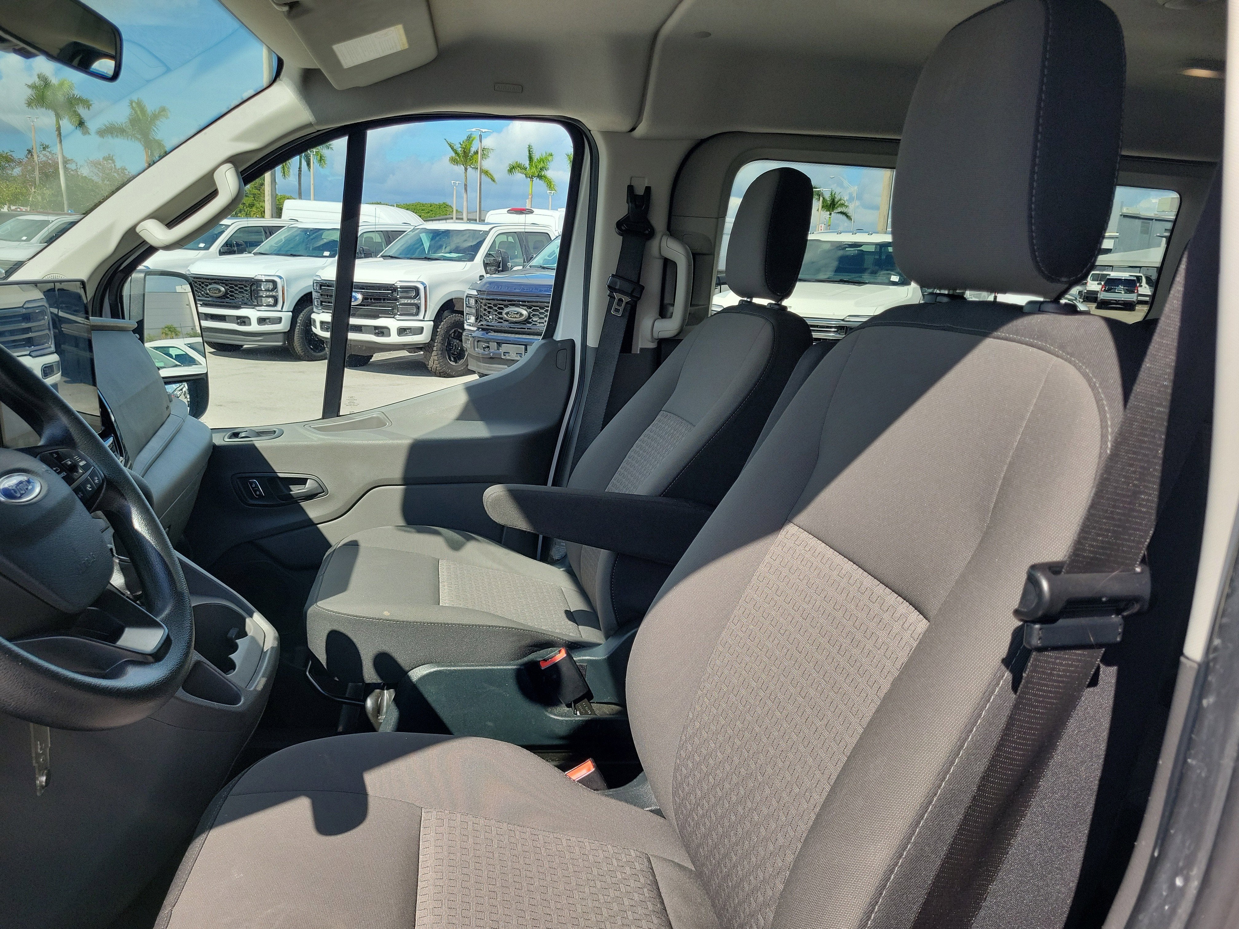 2023 Ford Transit Passenger Wagon XLT