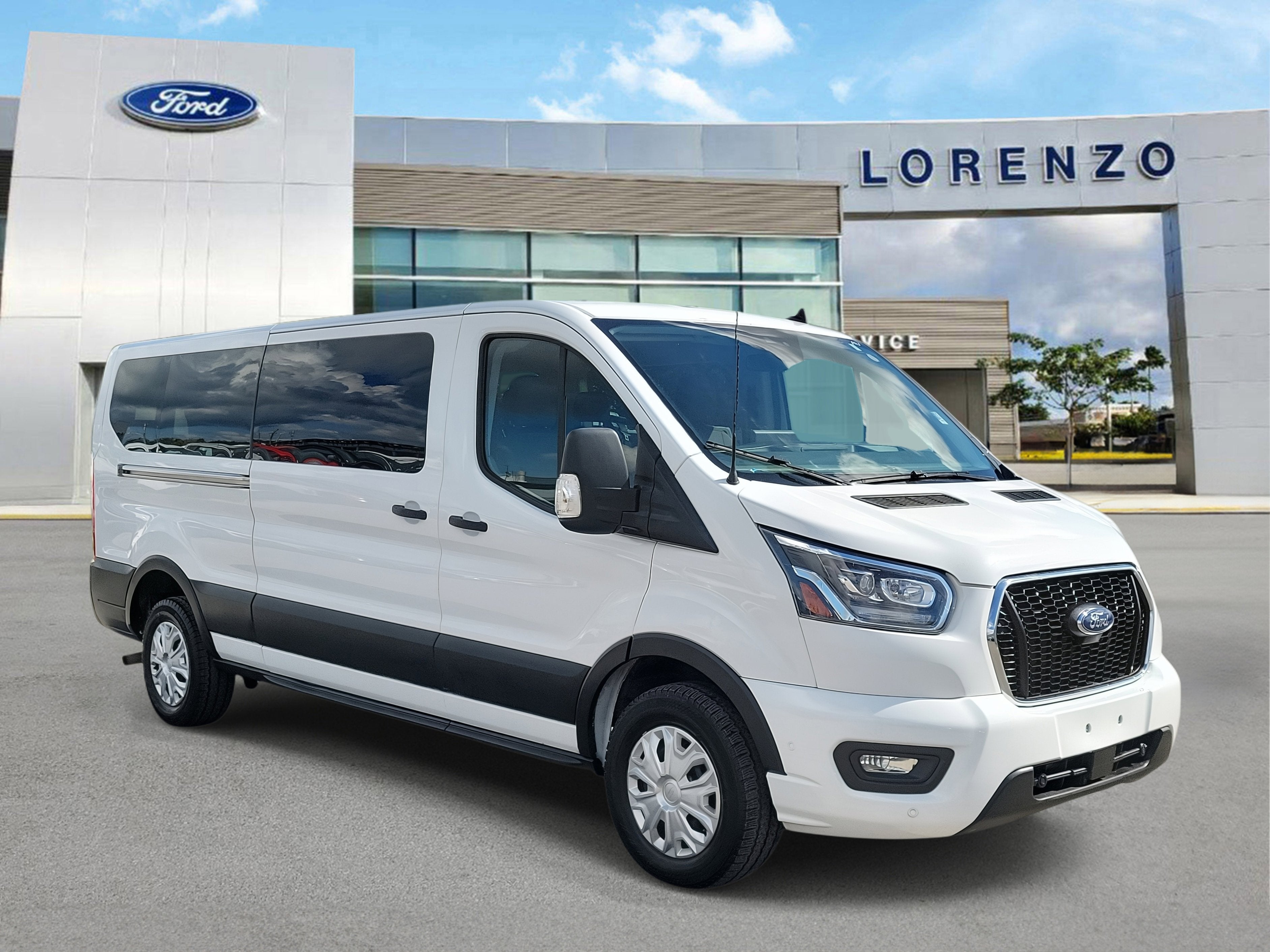 2023 Ford Transit Passenger Wagon XLT