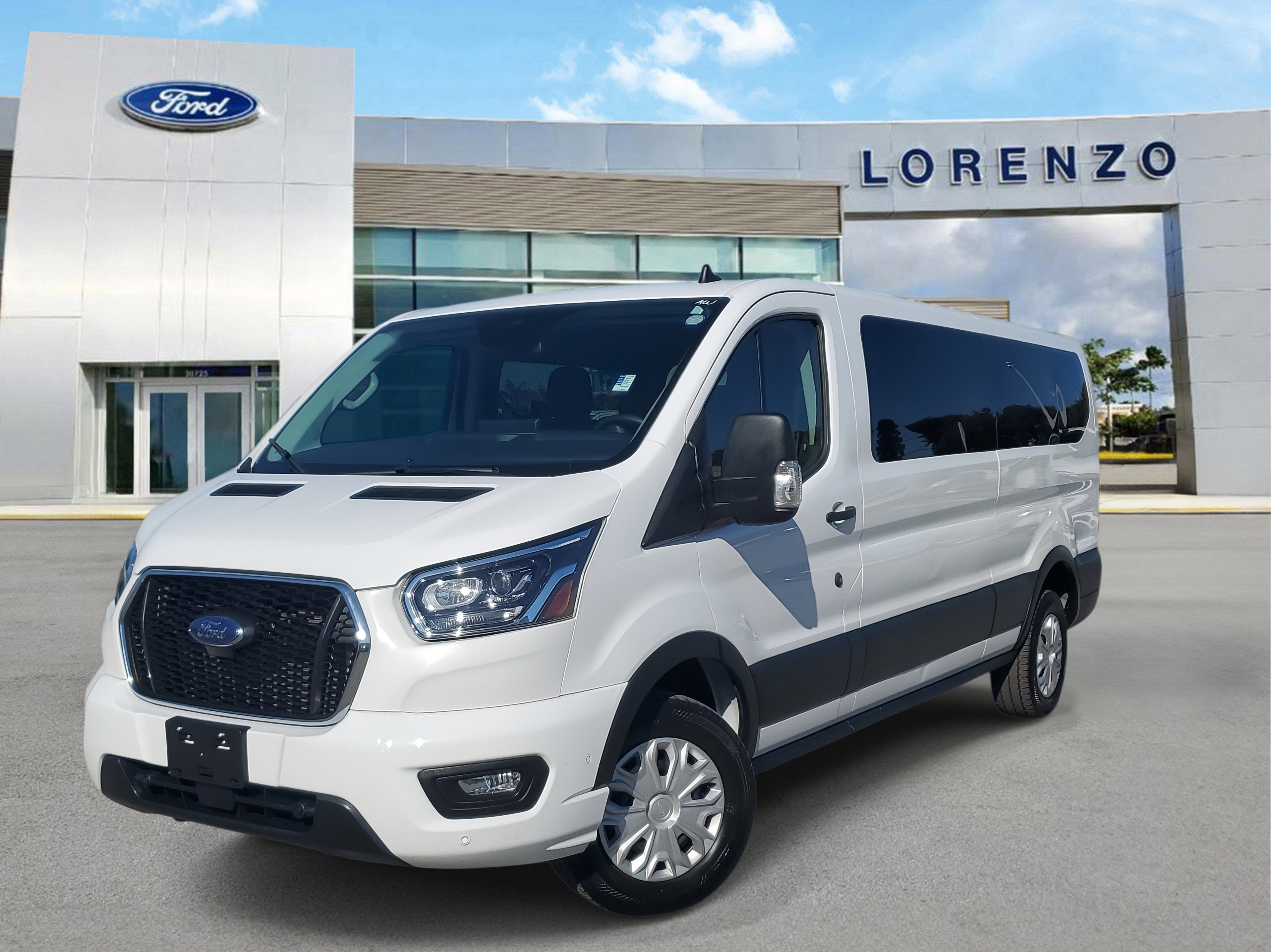 2023 Ford Transit Passenger Wagon XLT