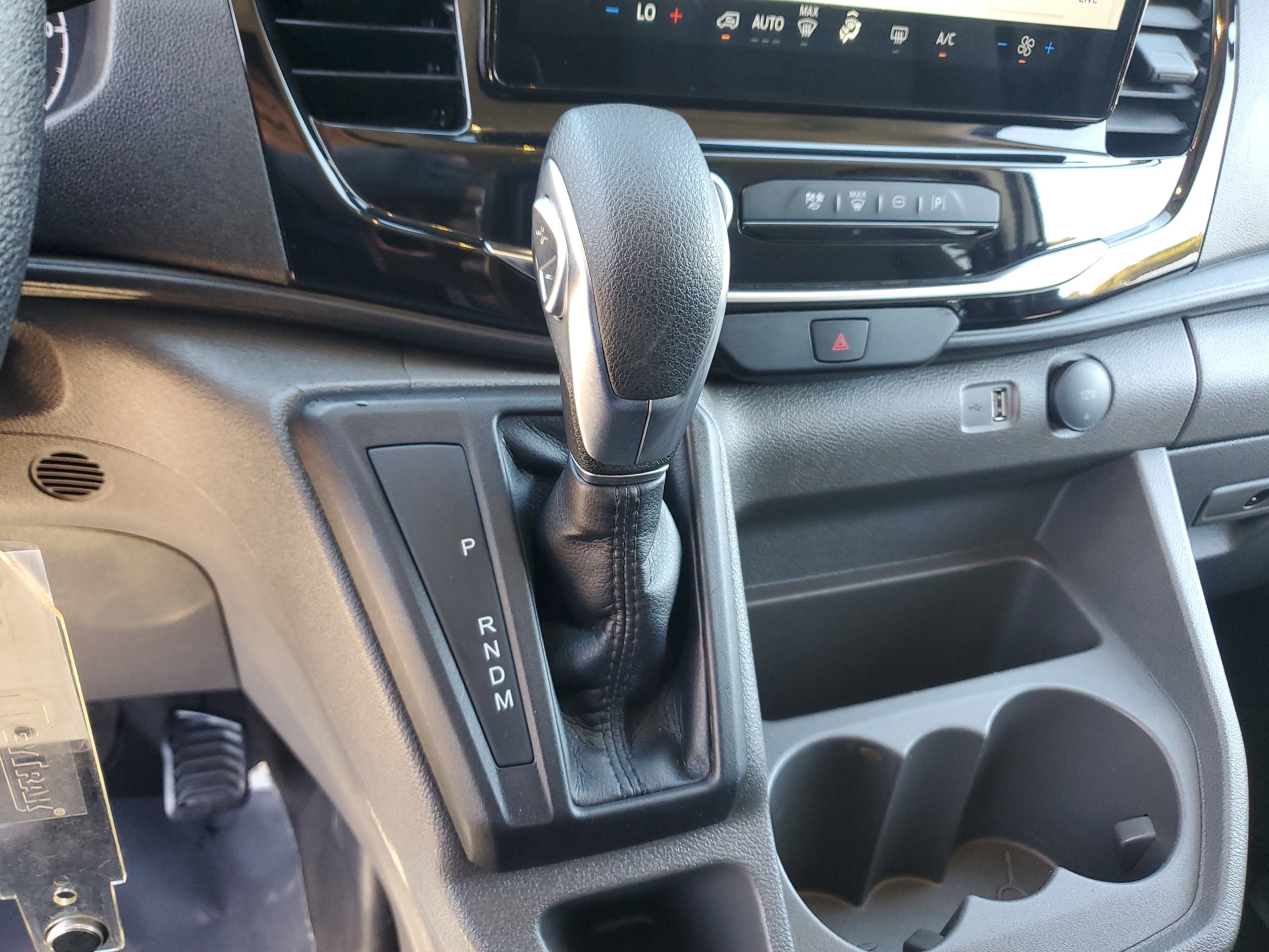 2024 Ford Transit Passenger Wagon XLT