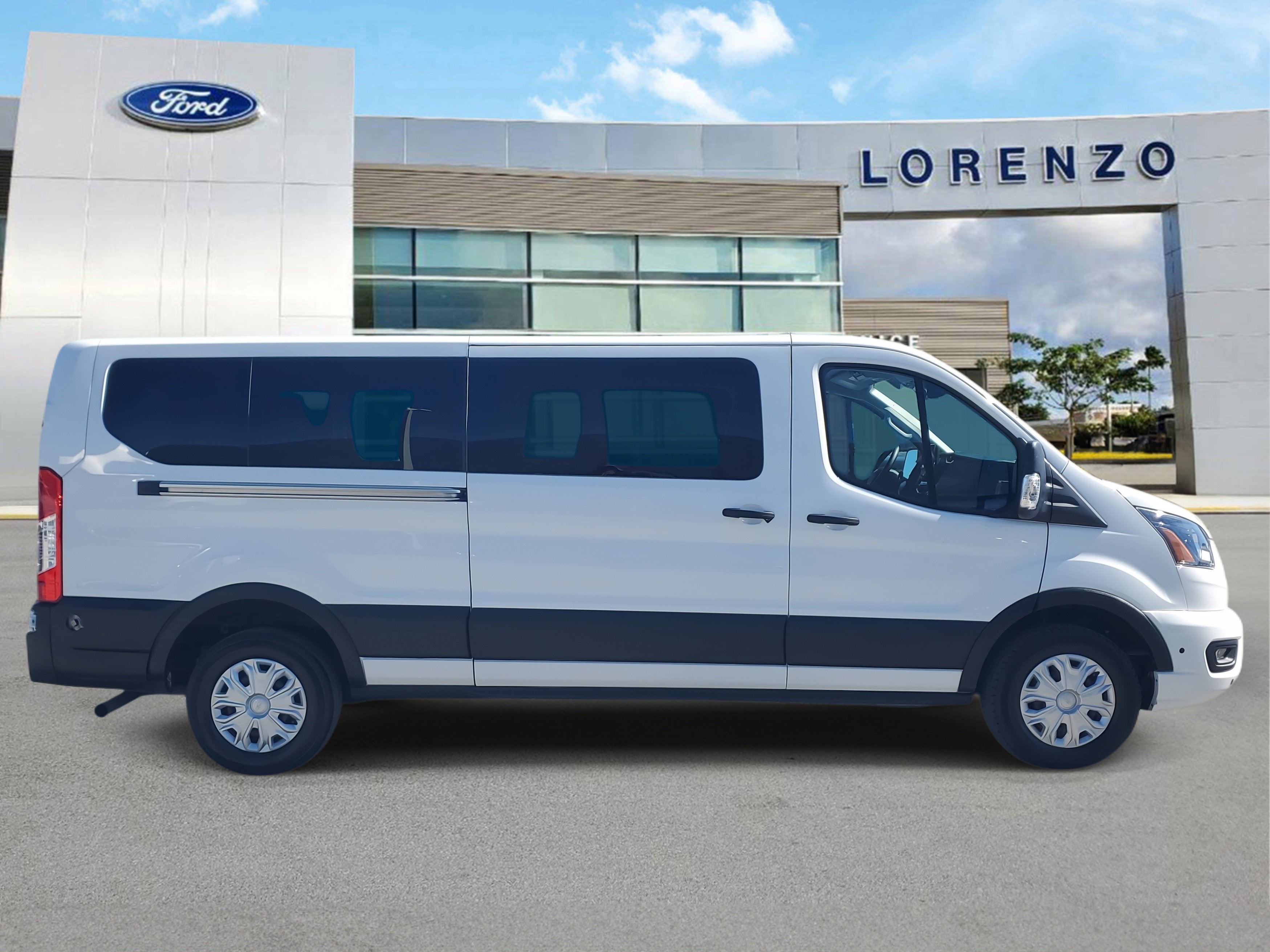 2024 Ford Transit Passenger Wagon XLT