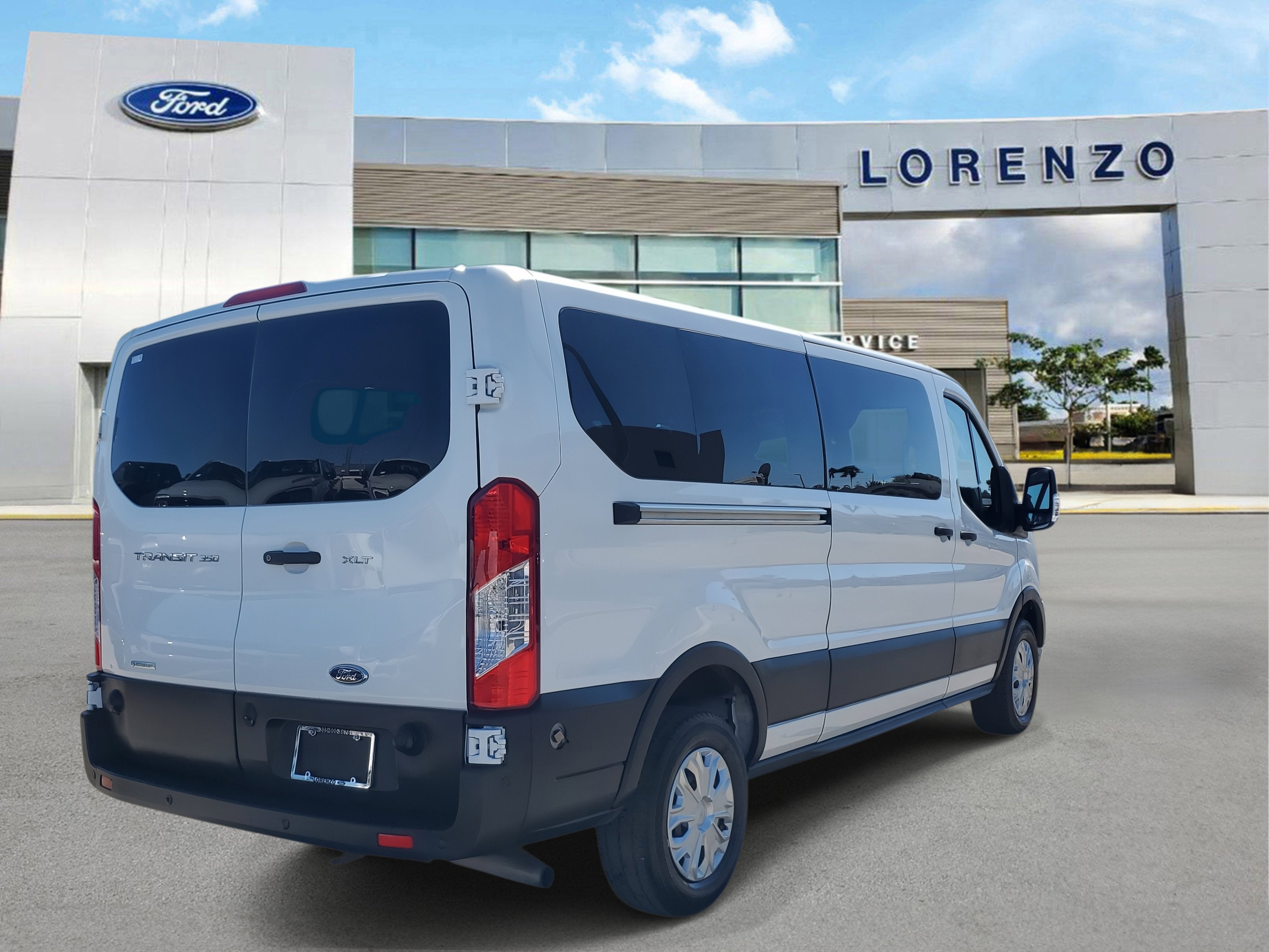 2024 Ford Transit Passenger Wagon XLT