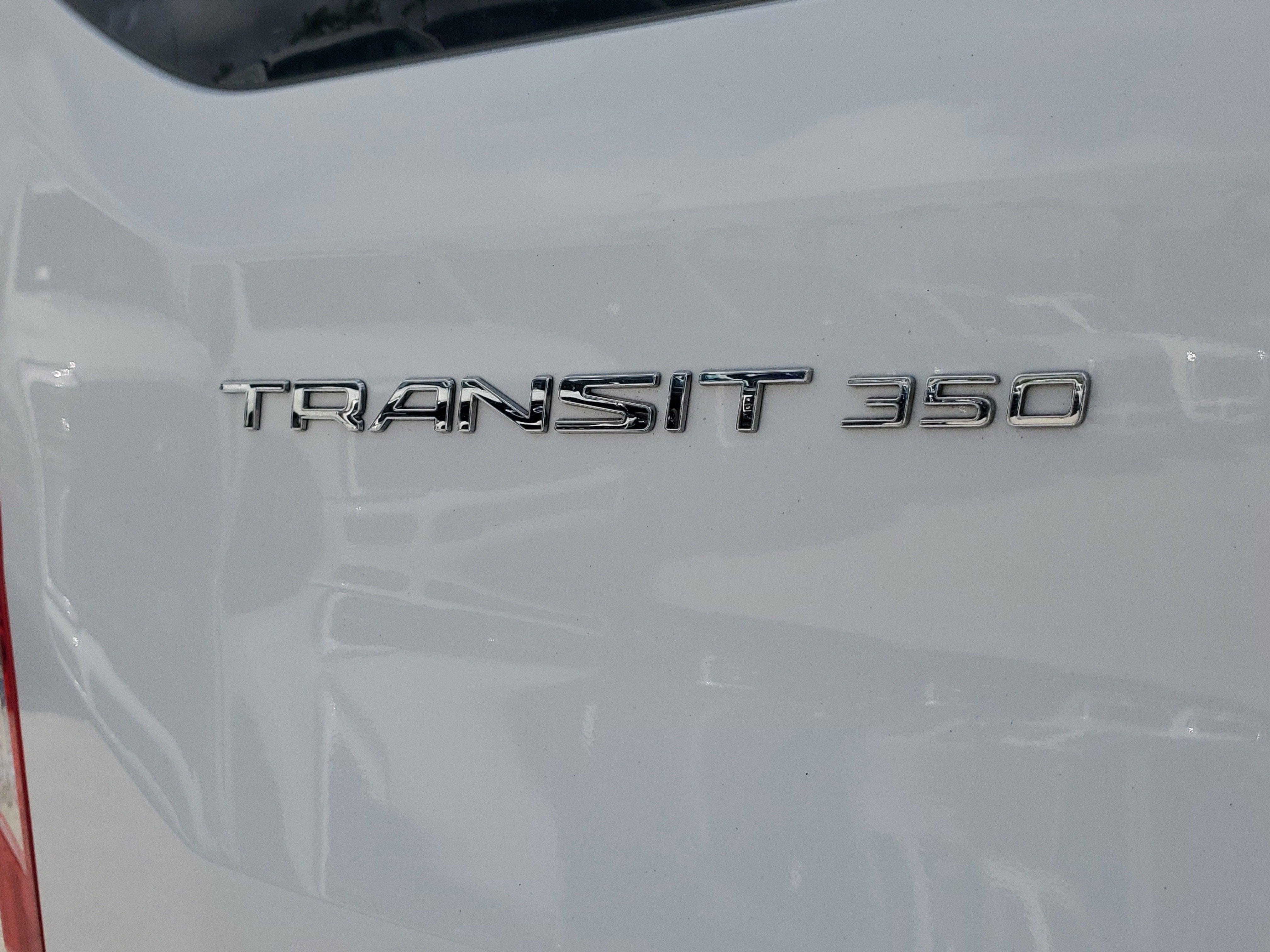 2024 Ford Transit Passenger Wagon XLT