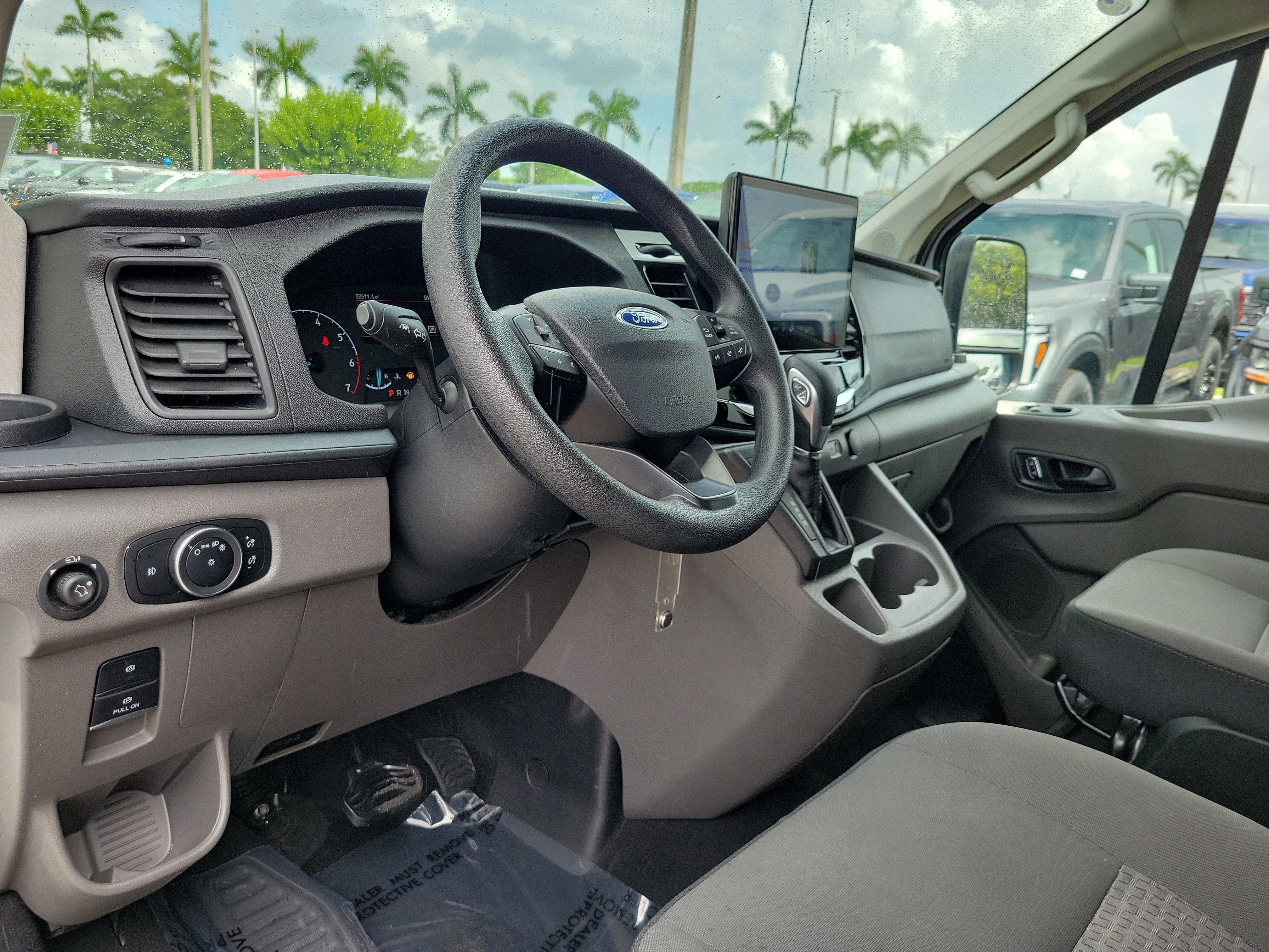 2024 Ford Transit Passenger Wagon XLT