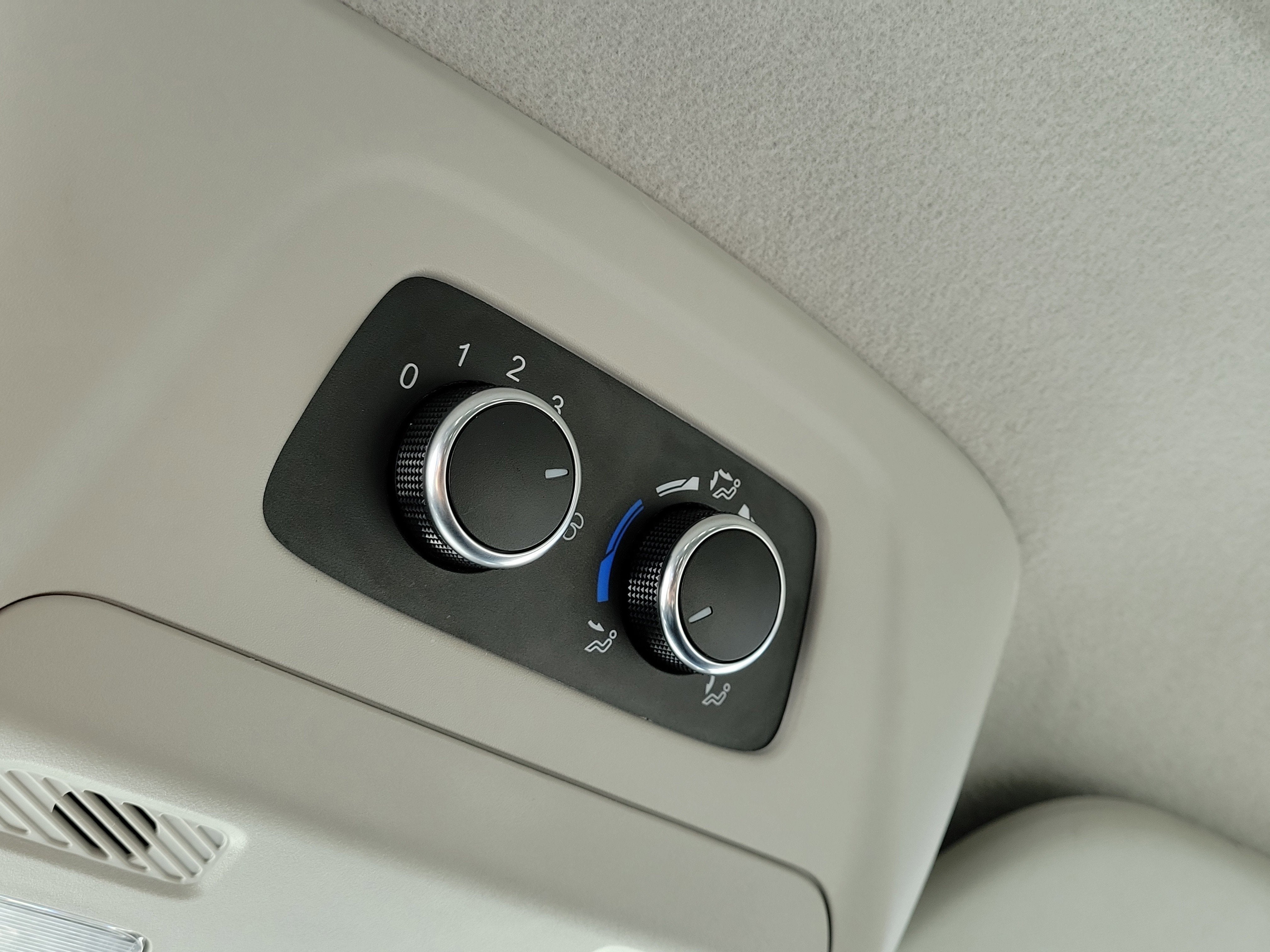 2023 Ford Transit Passenger Wagon XLT