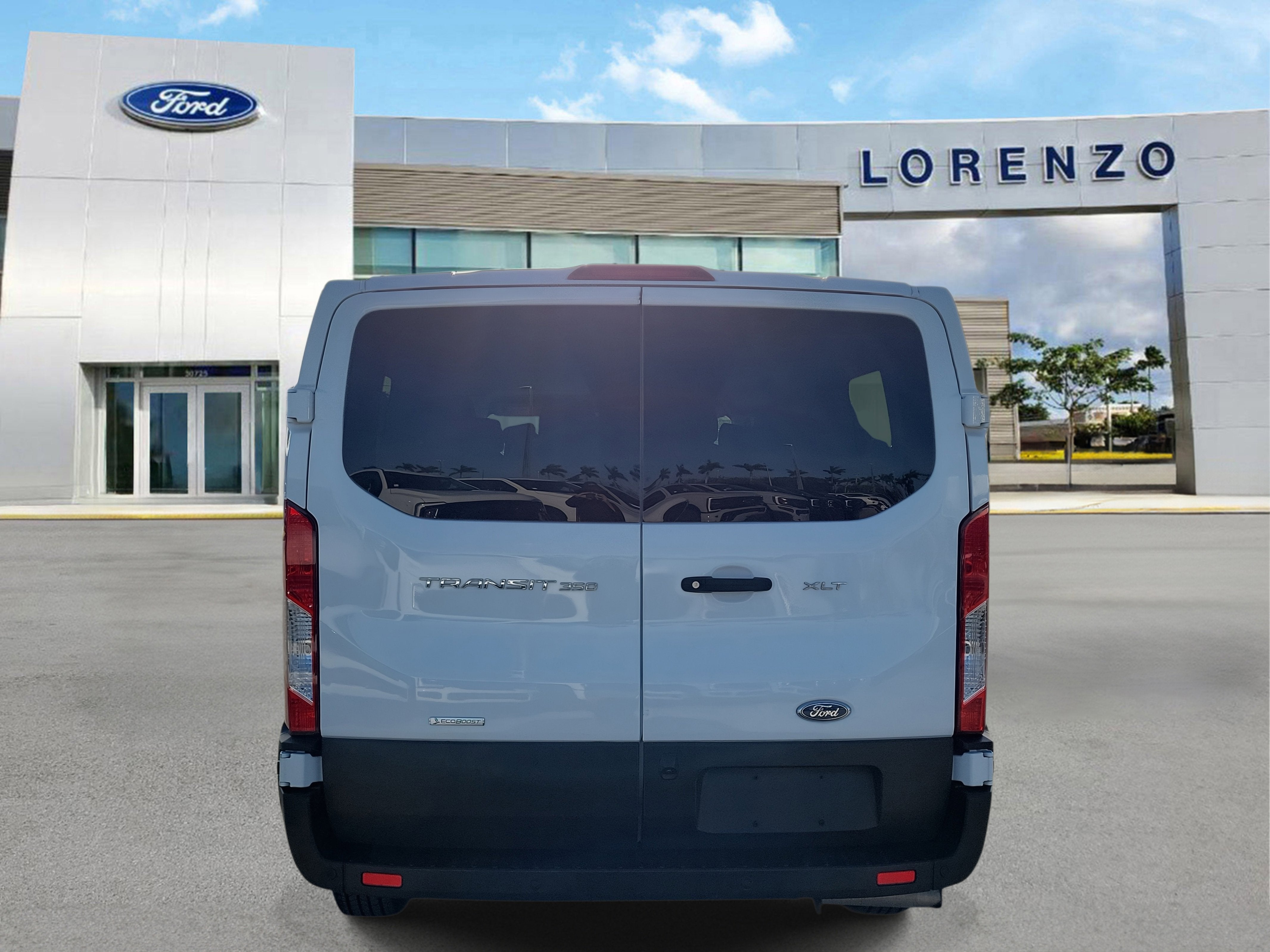 2023 Ford Transit Passenger Wagon XLT