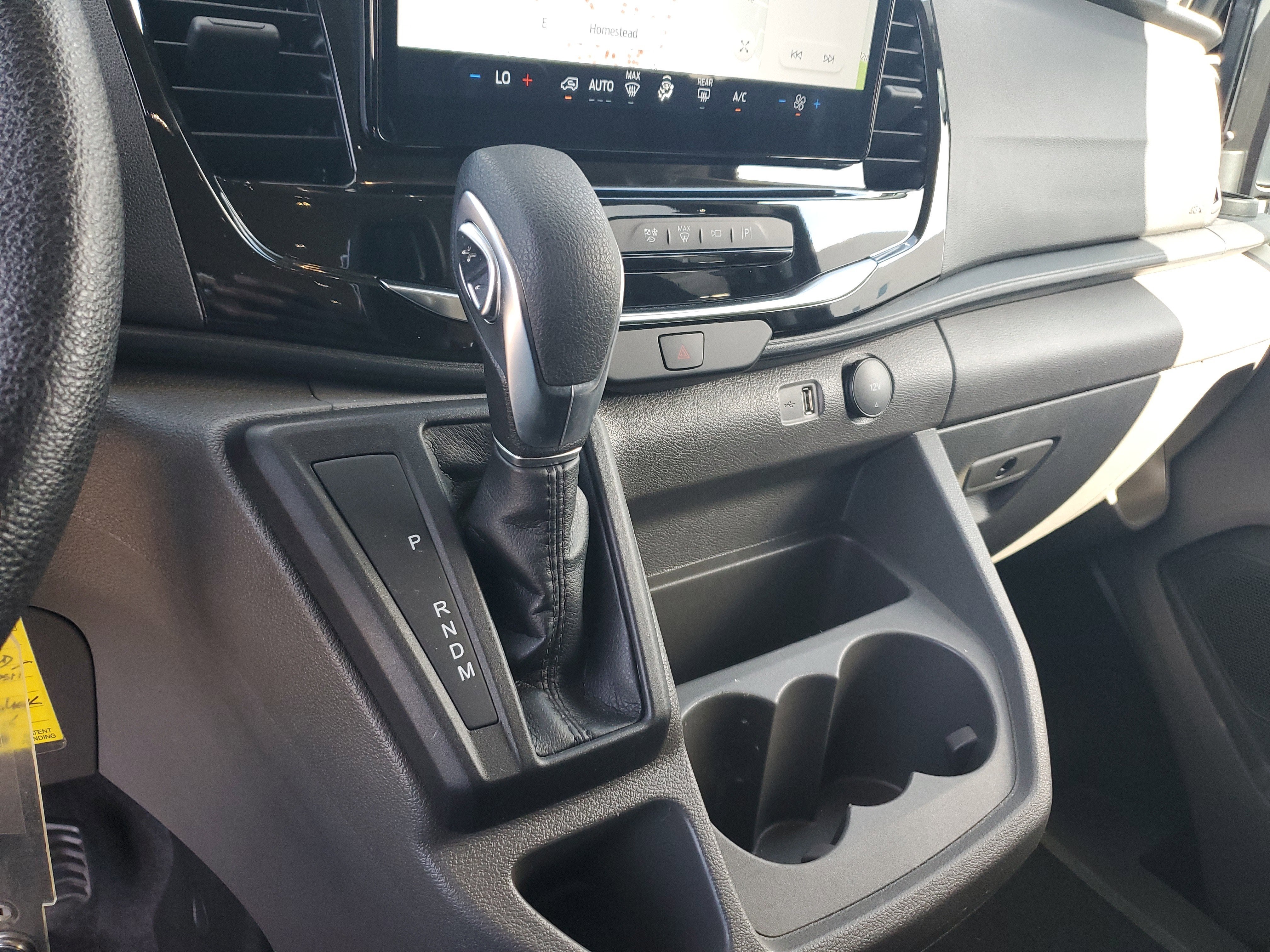 2024 Ford Transit Passenger Wagon XLT