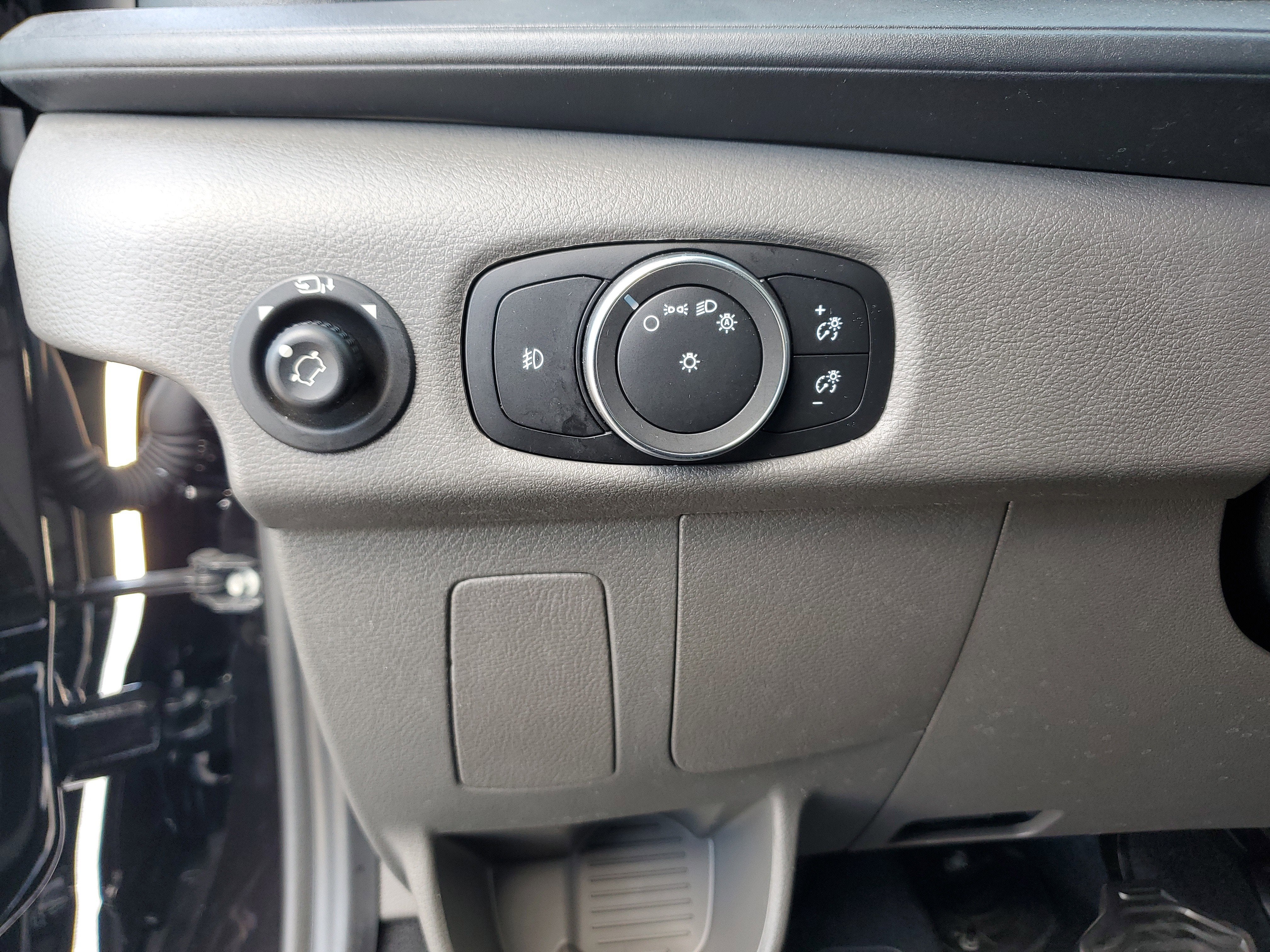 2024 Ford Transit Passenger Wagon XLT