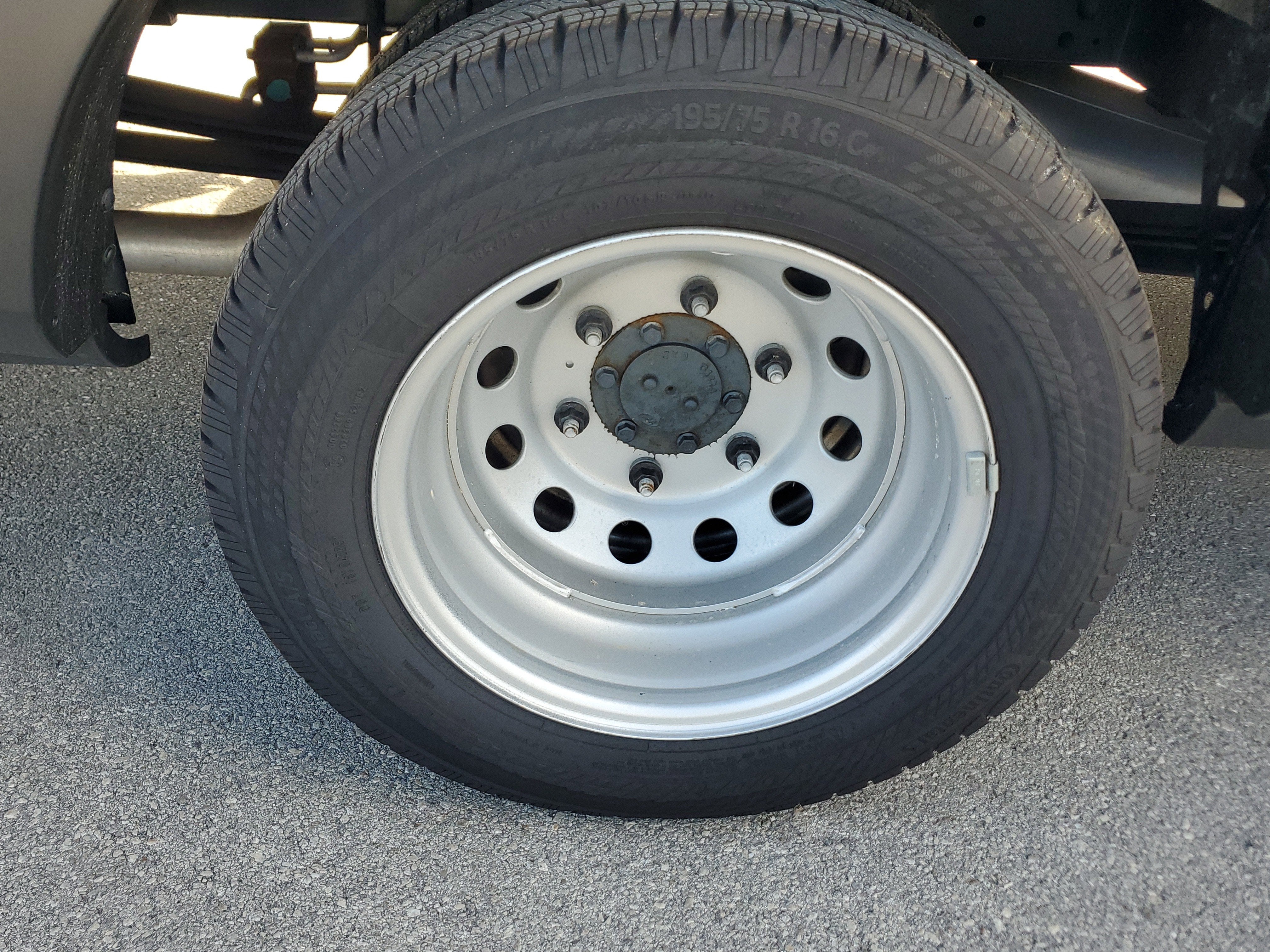 2024 Ford Transit Passenger Wagon XLT