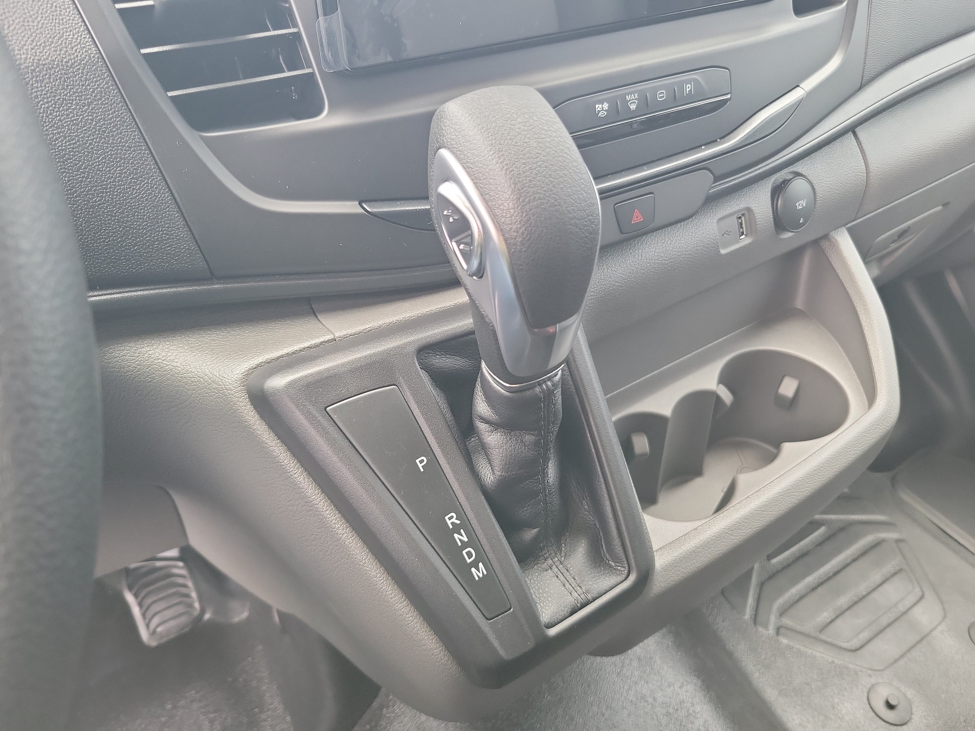 2026 Ford Transit Passenger Wagon XL