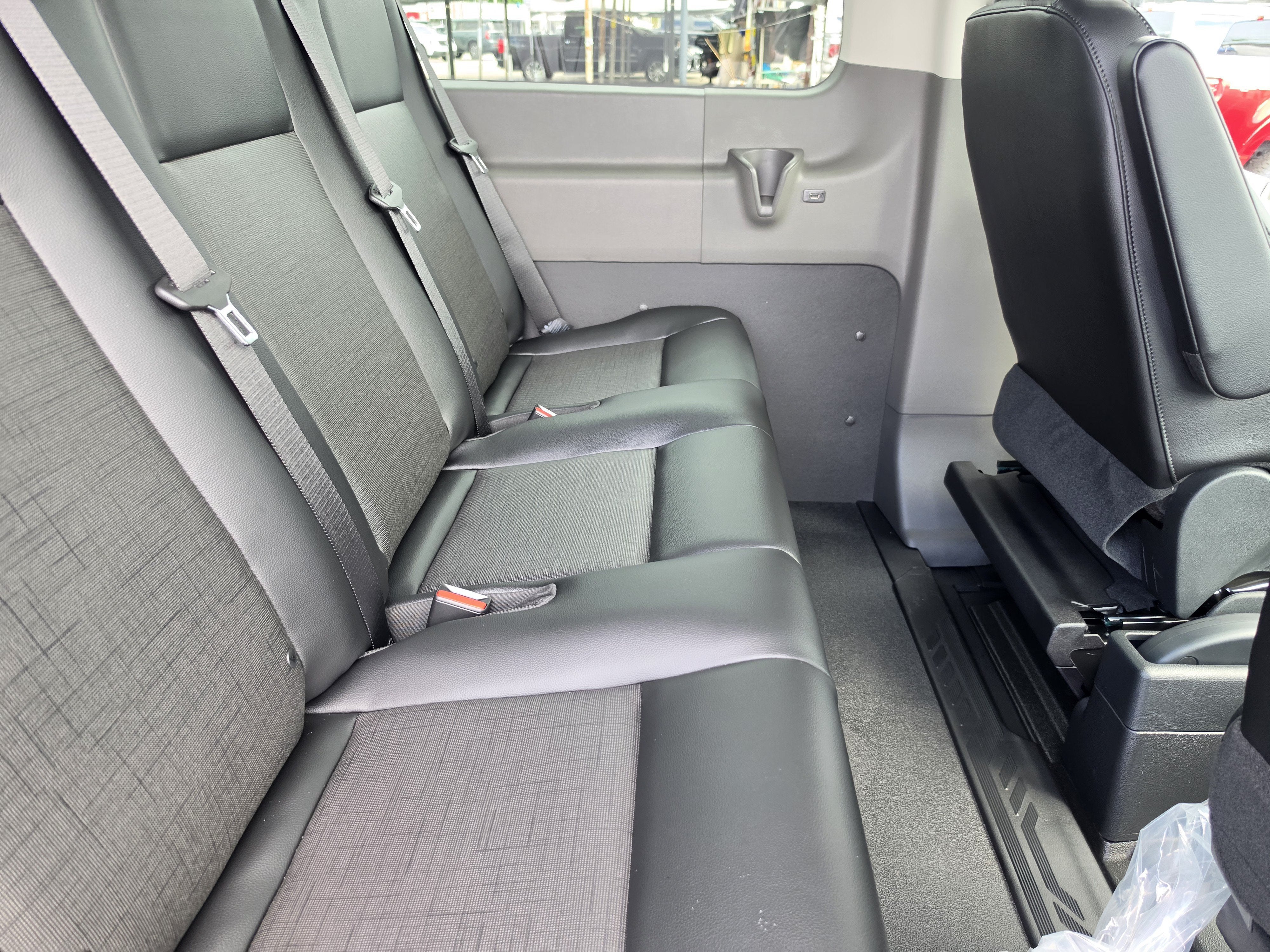 2027 Ford Transit Passenger Wagon XL
