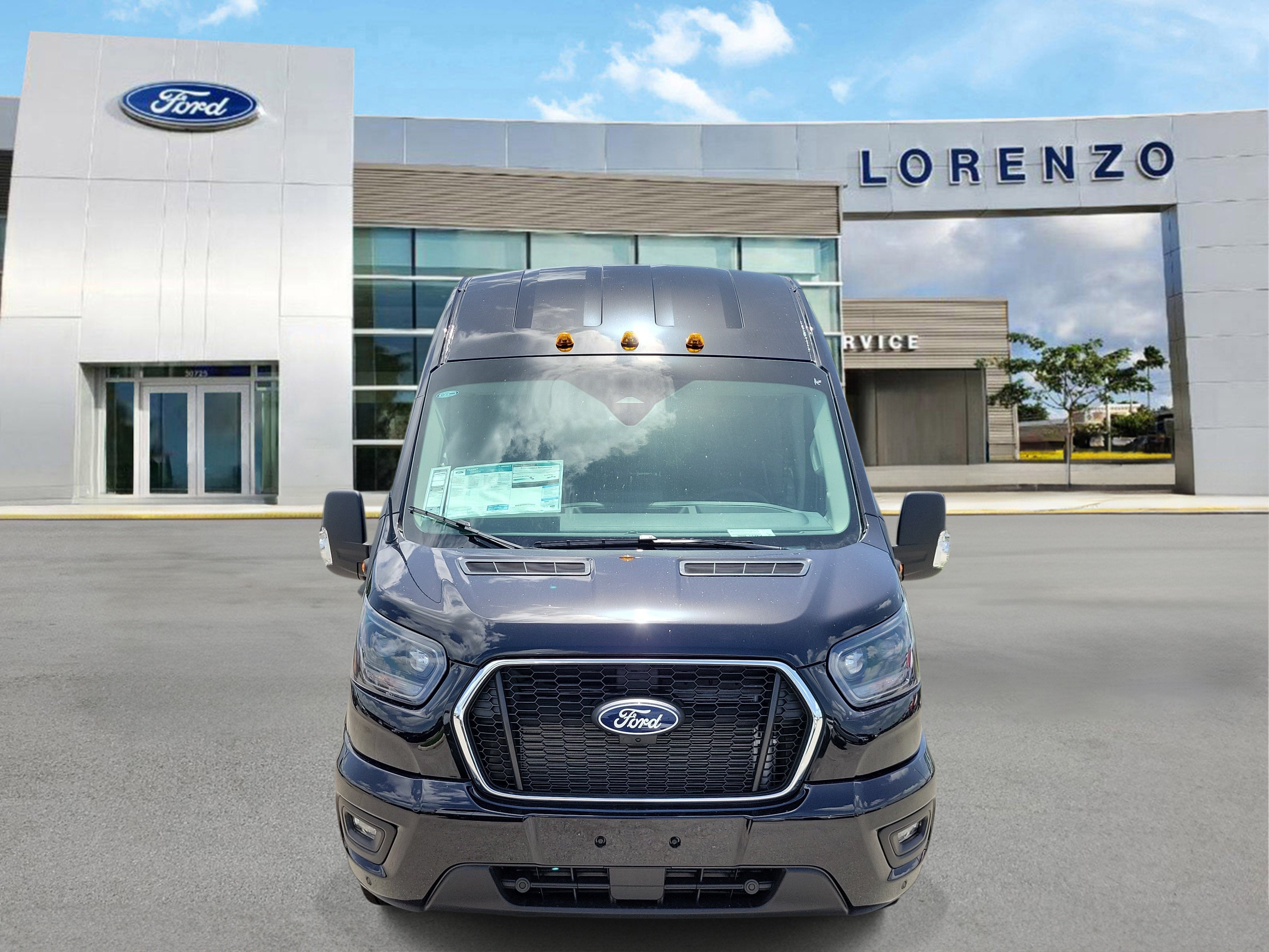 2026 Ford Transit Passenger Wagon XLT