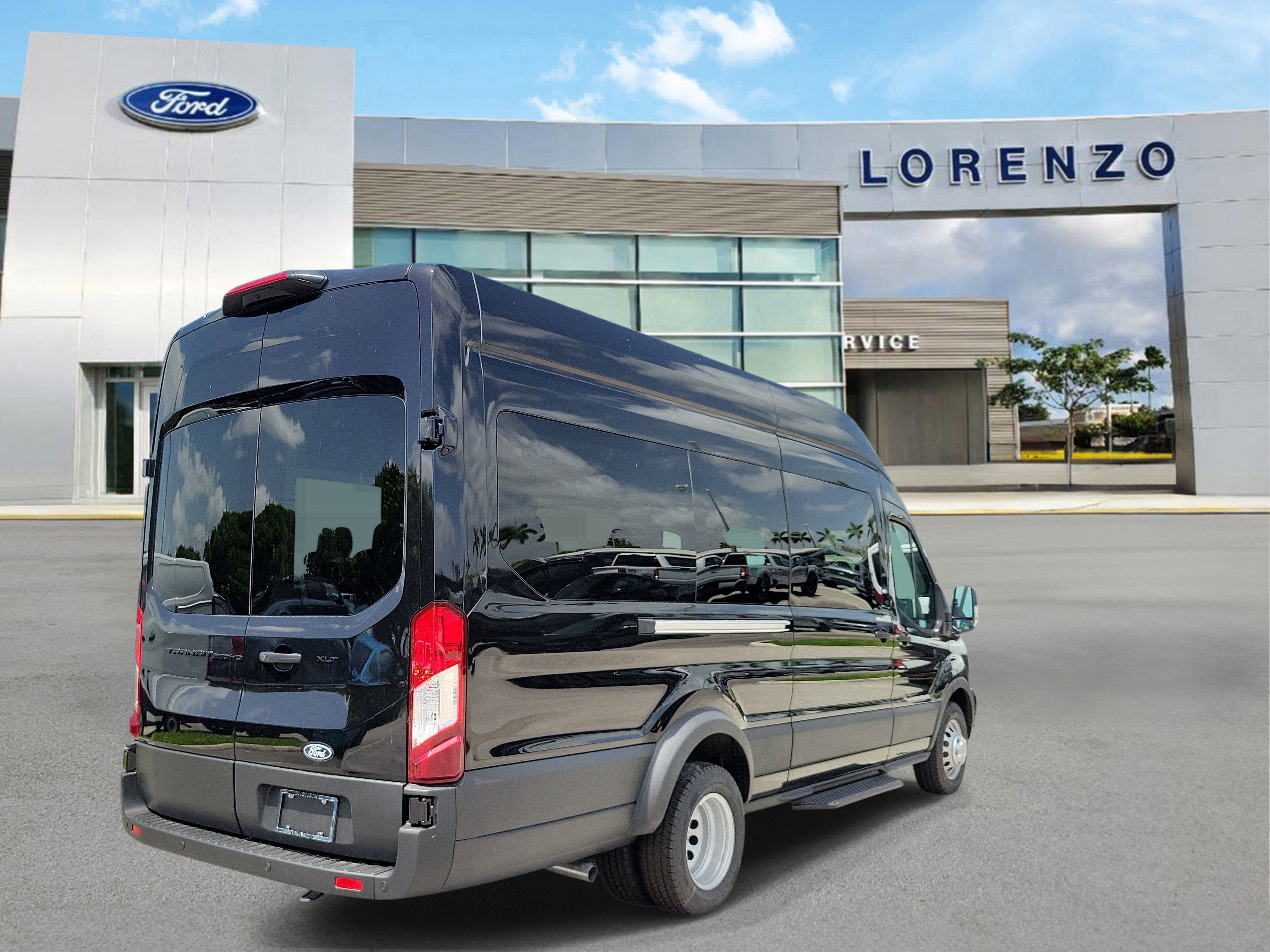 2026 Ford Transit Passenger Wagon XLT