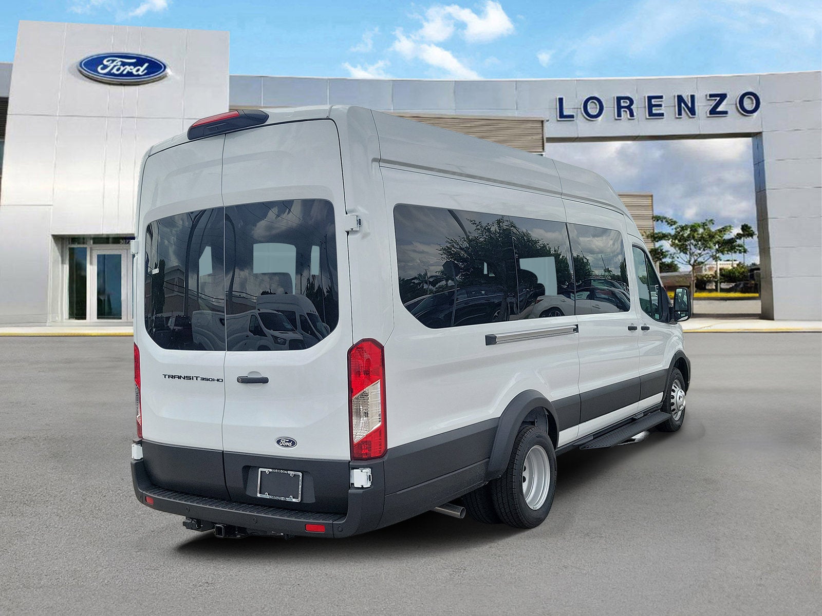2026 Ford Transit Passenger Wagon XL