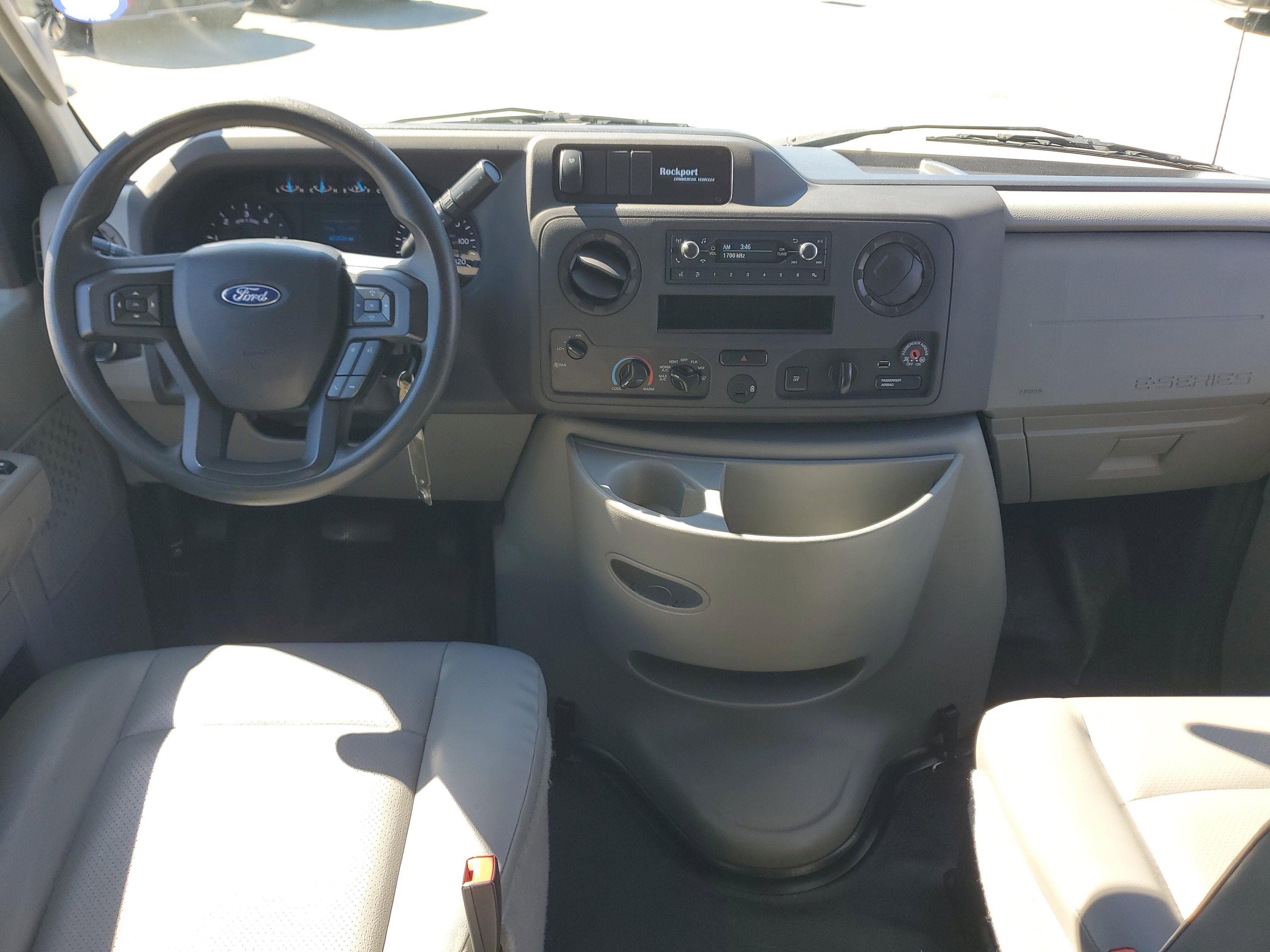 2022 Ford E-Series Cutaway Base