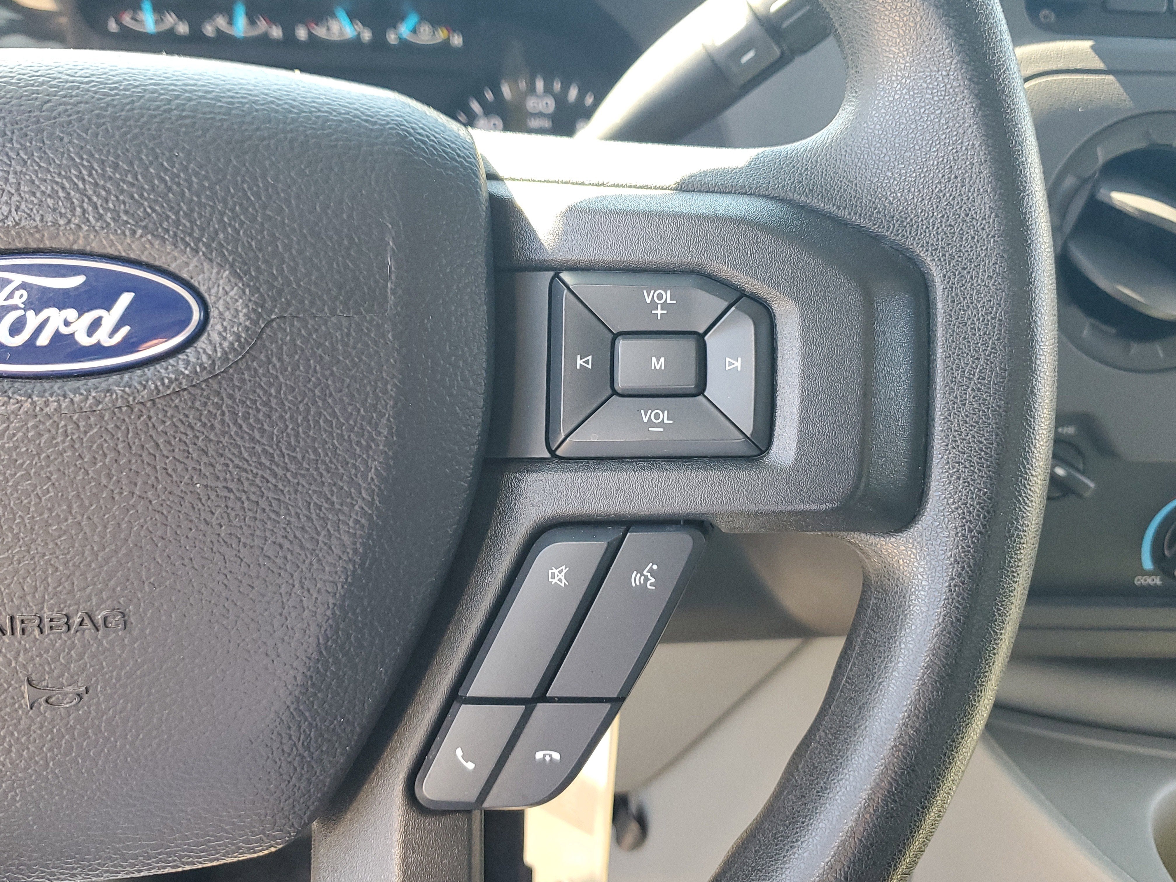 2022 Ford E-Series Cutaway Base