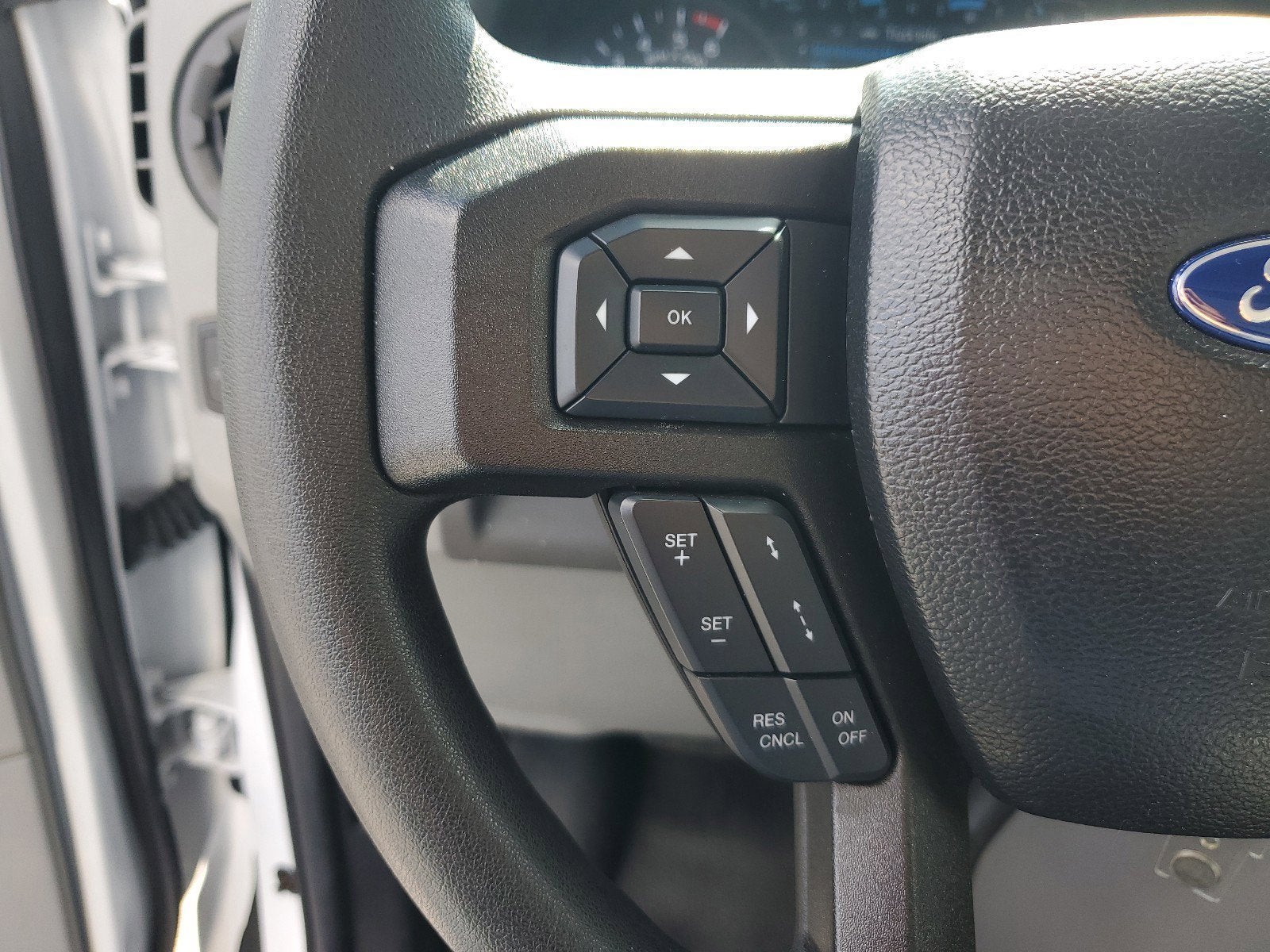 2023 Ford E-Series Cutaway Base