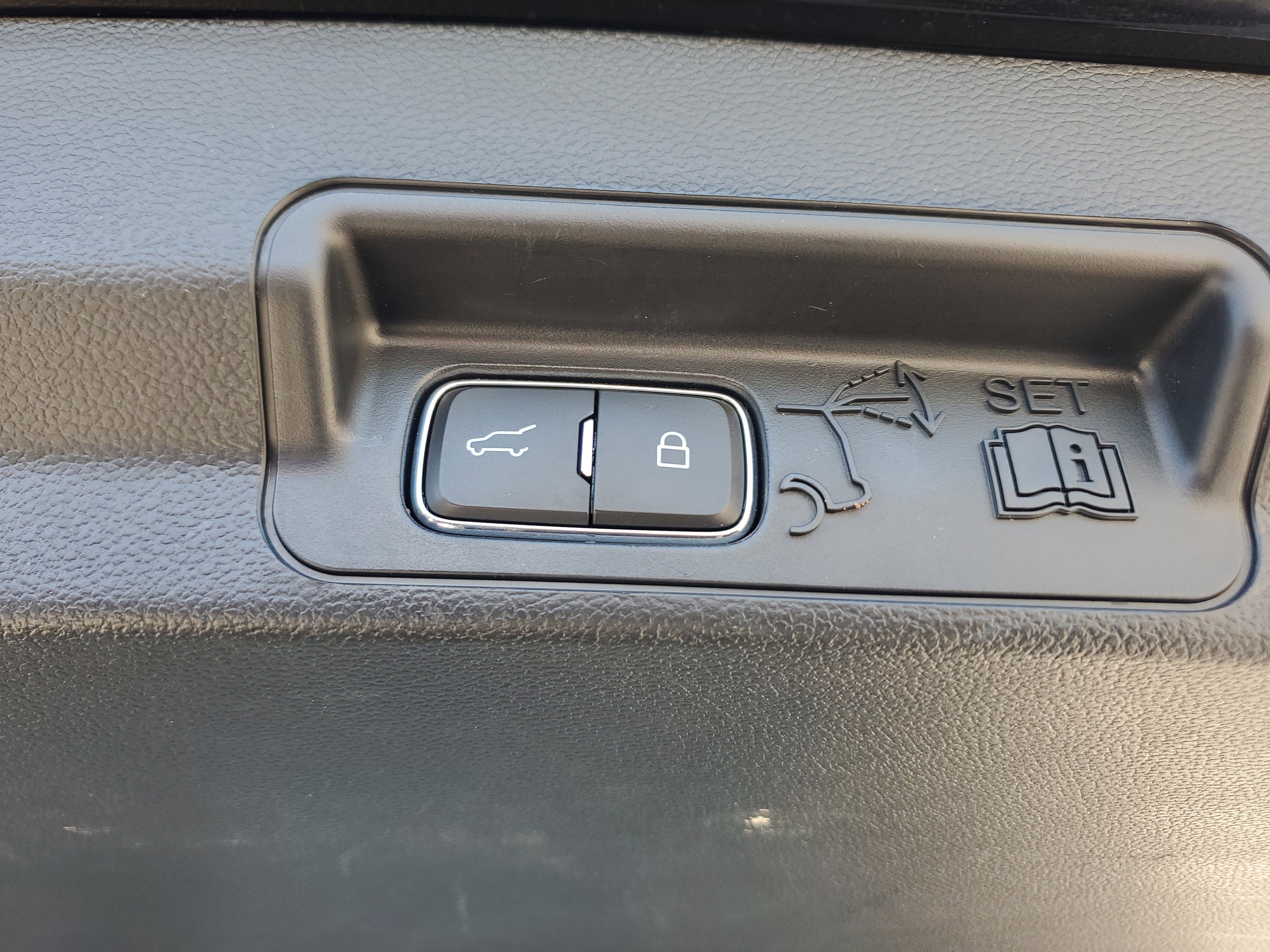 2023 Ford Explorer ST 4WD