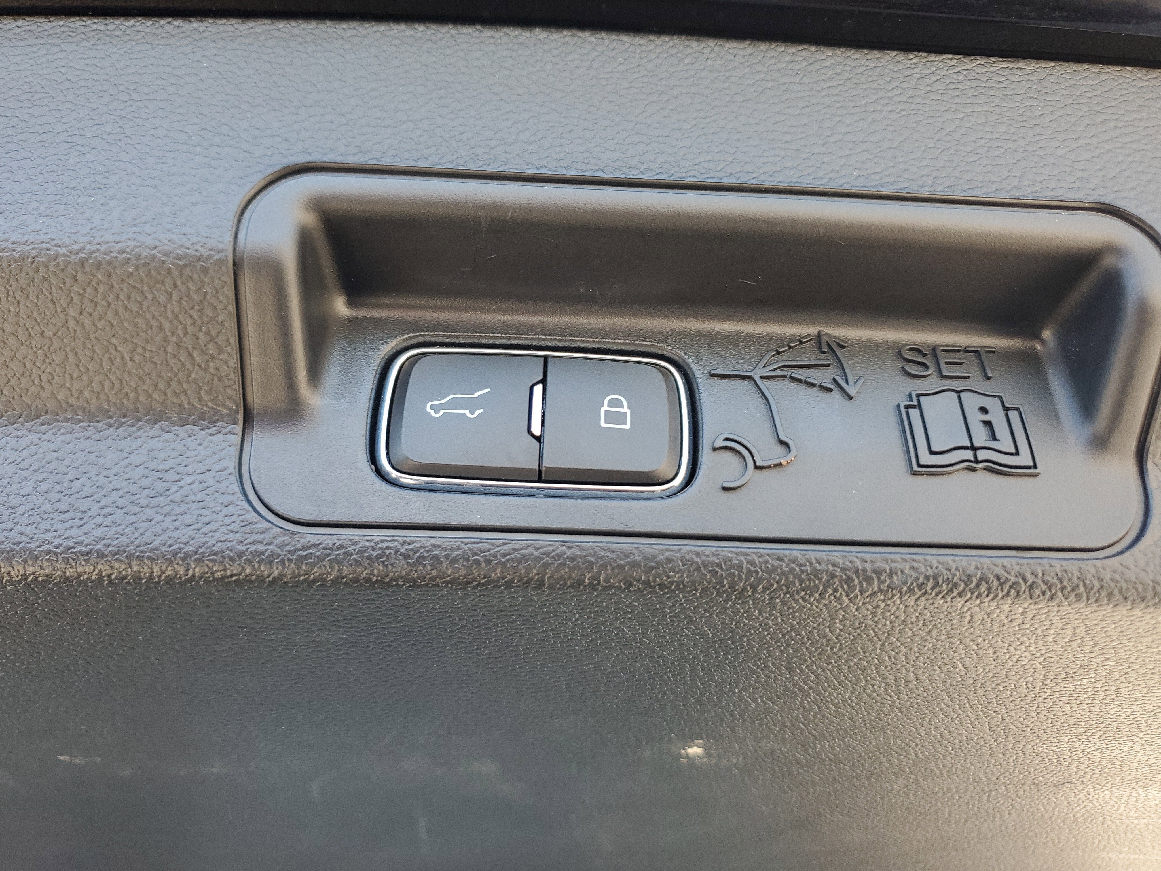 2023 Ford Explorer ST 4WD