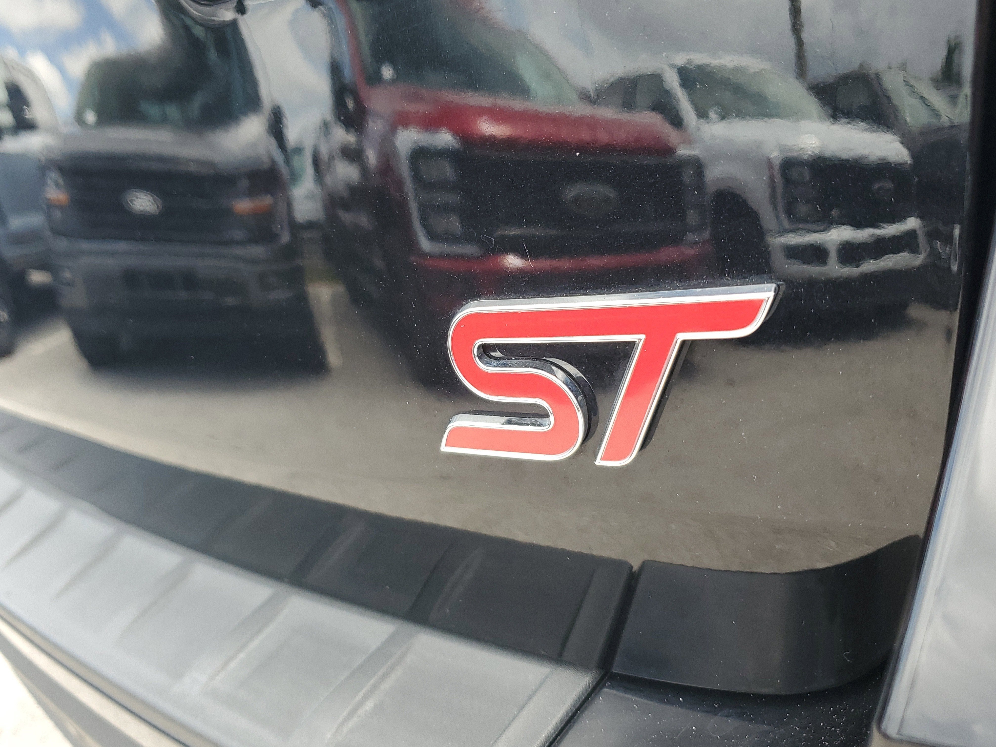 2023 Ford Explorer ST 4WD