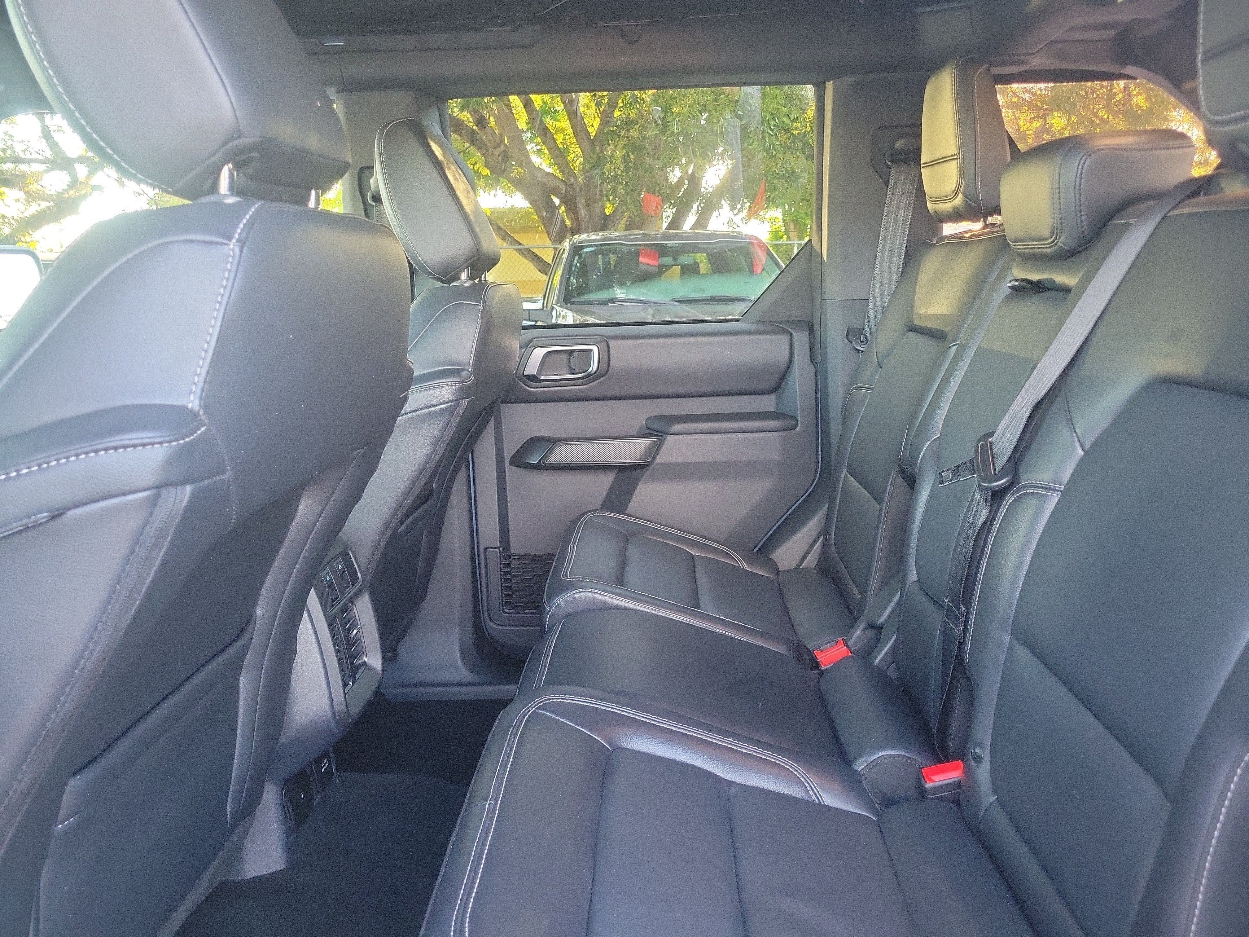 2025 Ford Bronco Outer Banks 4WD