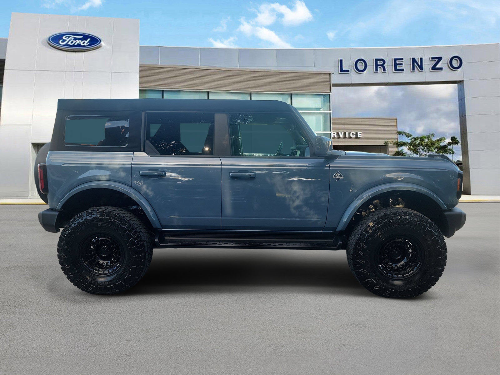 2025 Ford Bronco Outer Banks 4WD