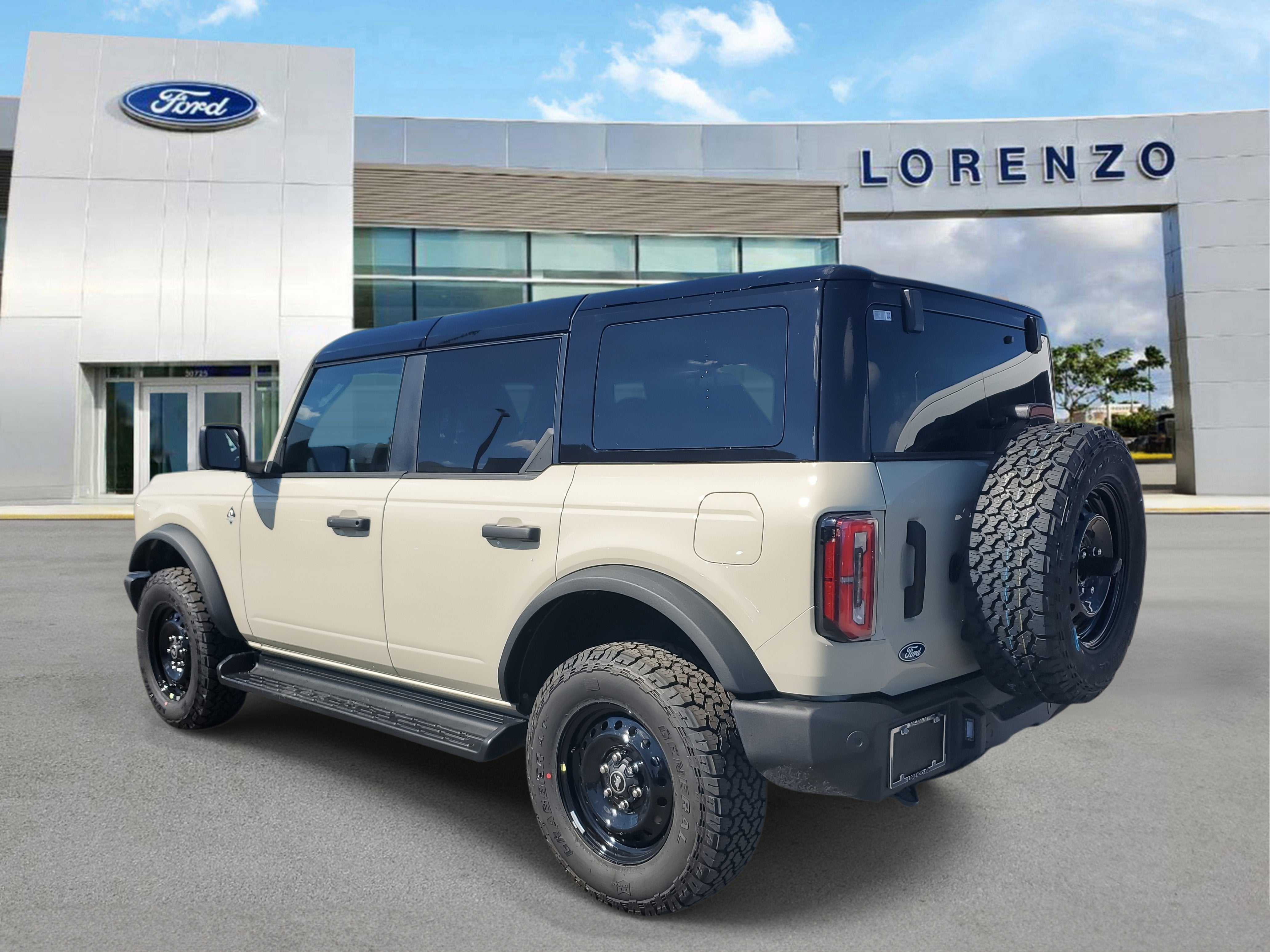 2026 Ford Bronco Outer Banks