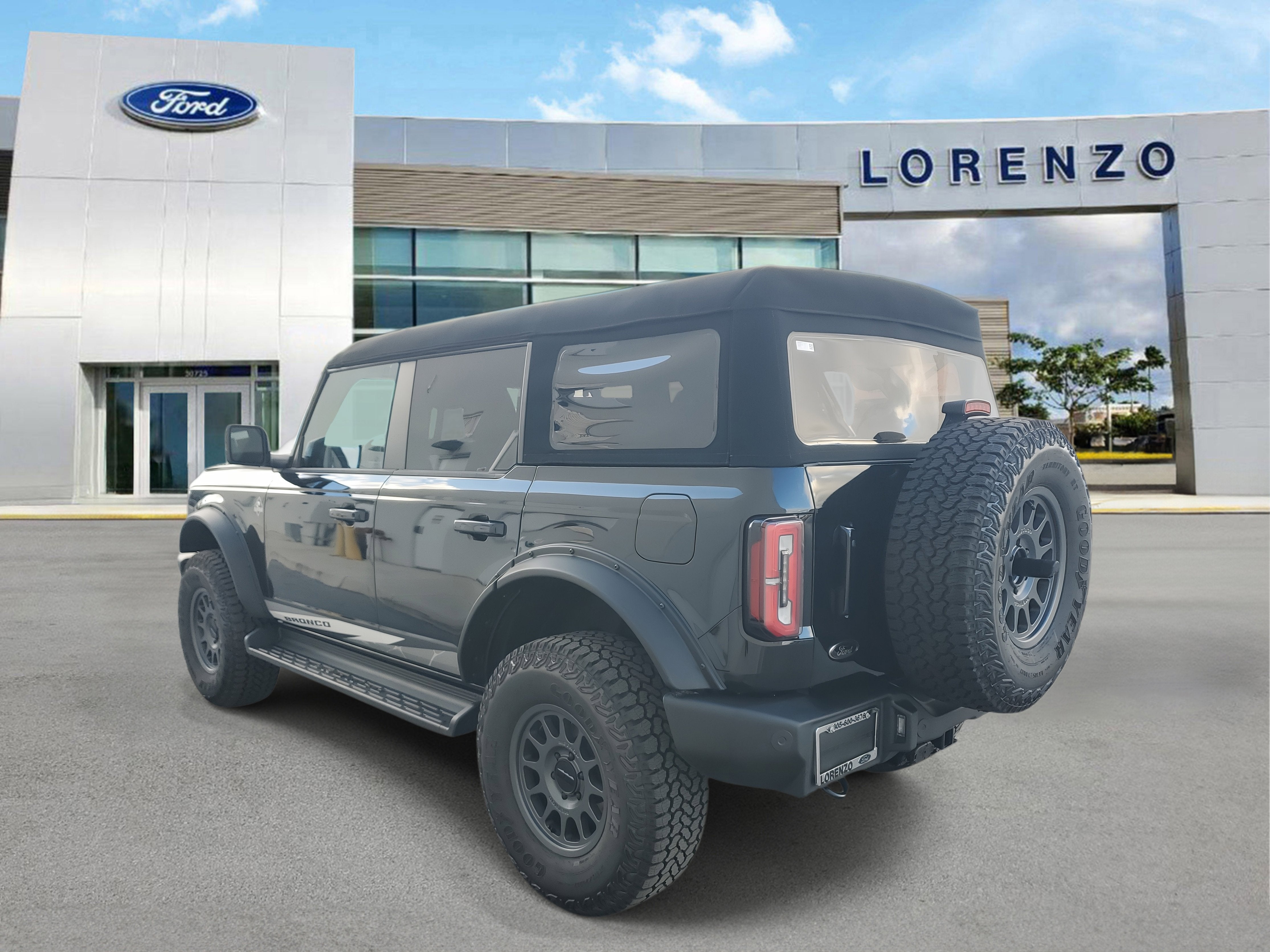 2025 Ford Bronco Outer Banks