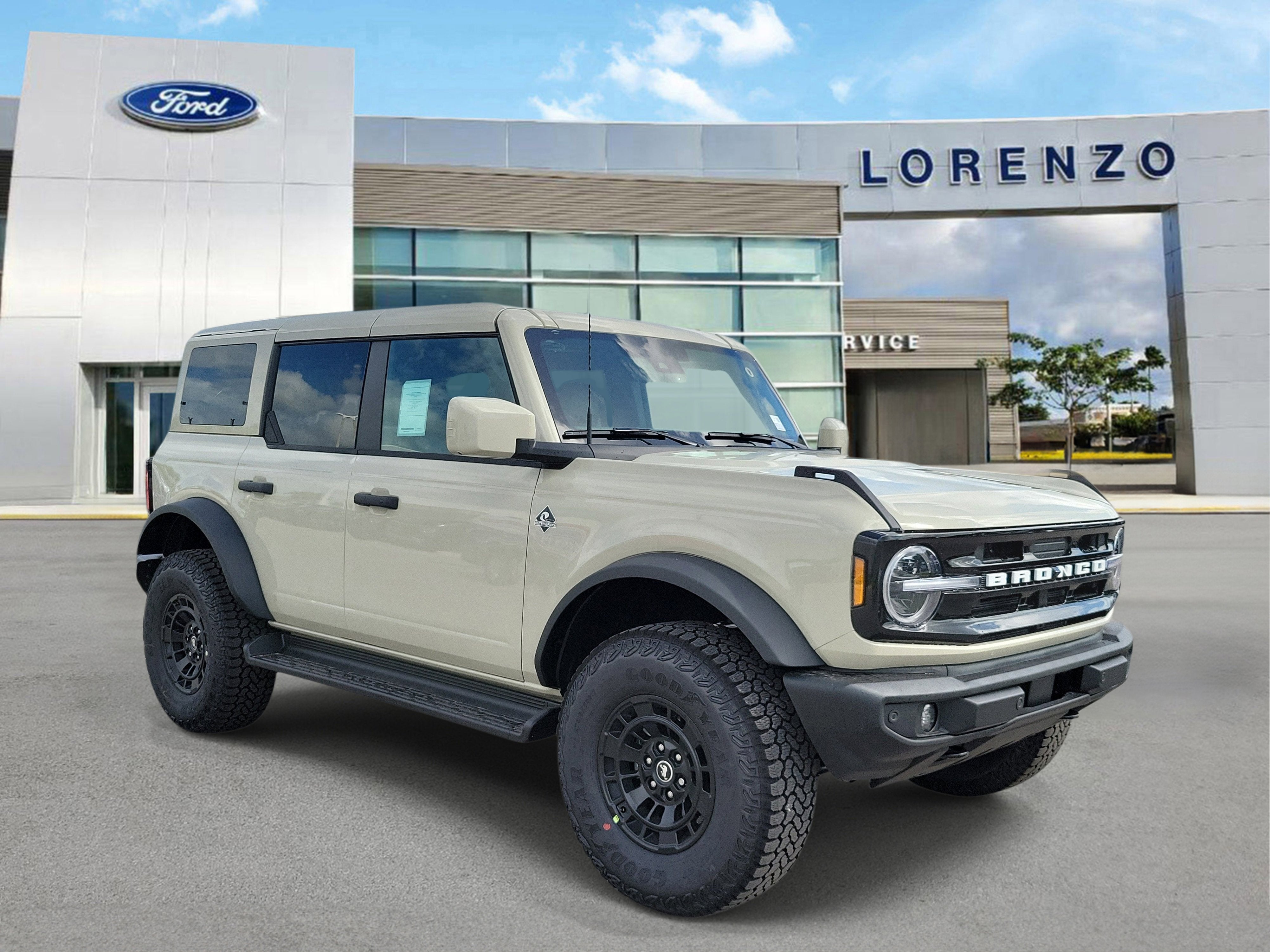 2026 Ford Bronco Outer Banks