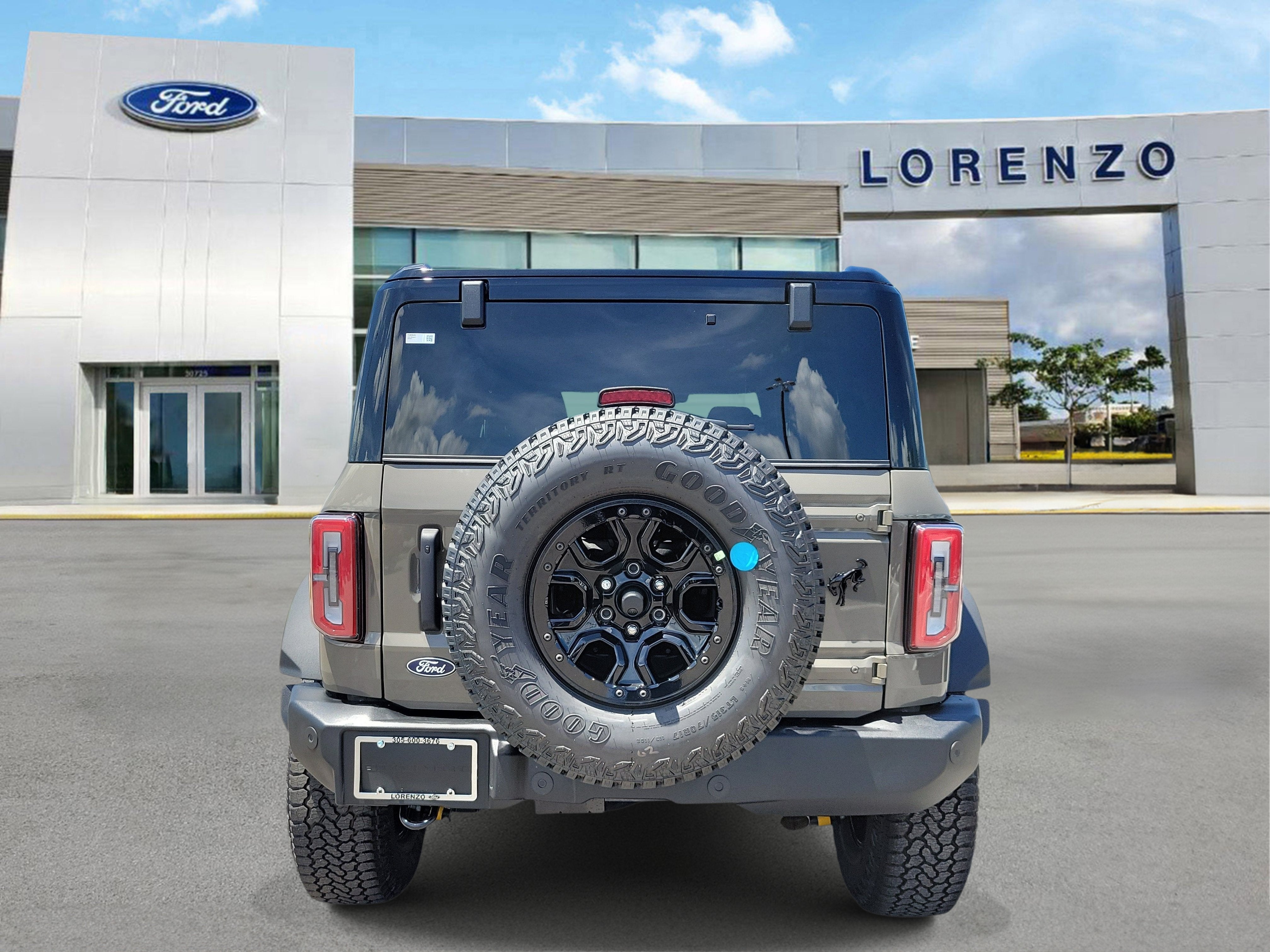 2026 Ford Bronco Outer Banks