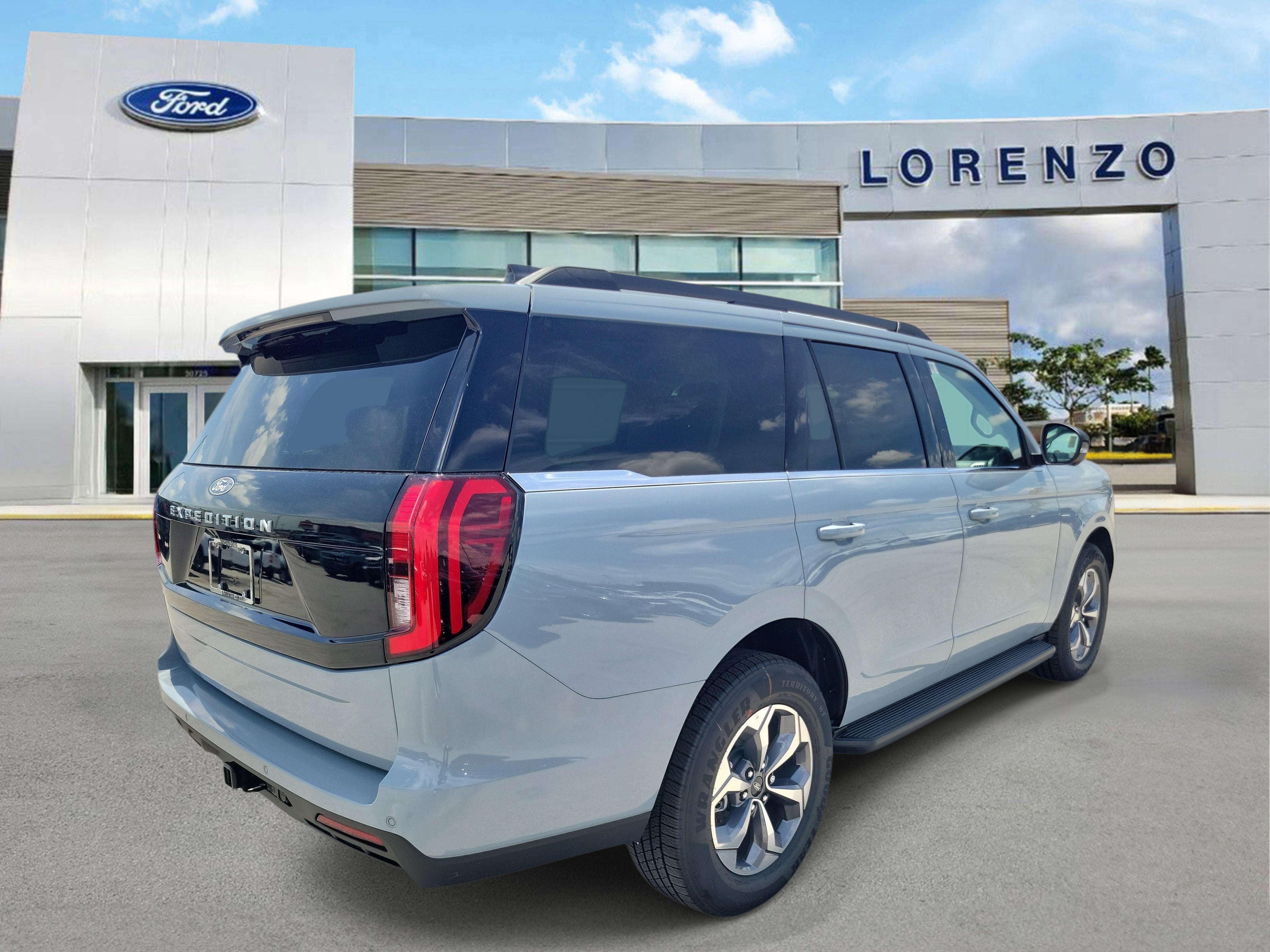 2027 Ford Expedition Active
