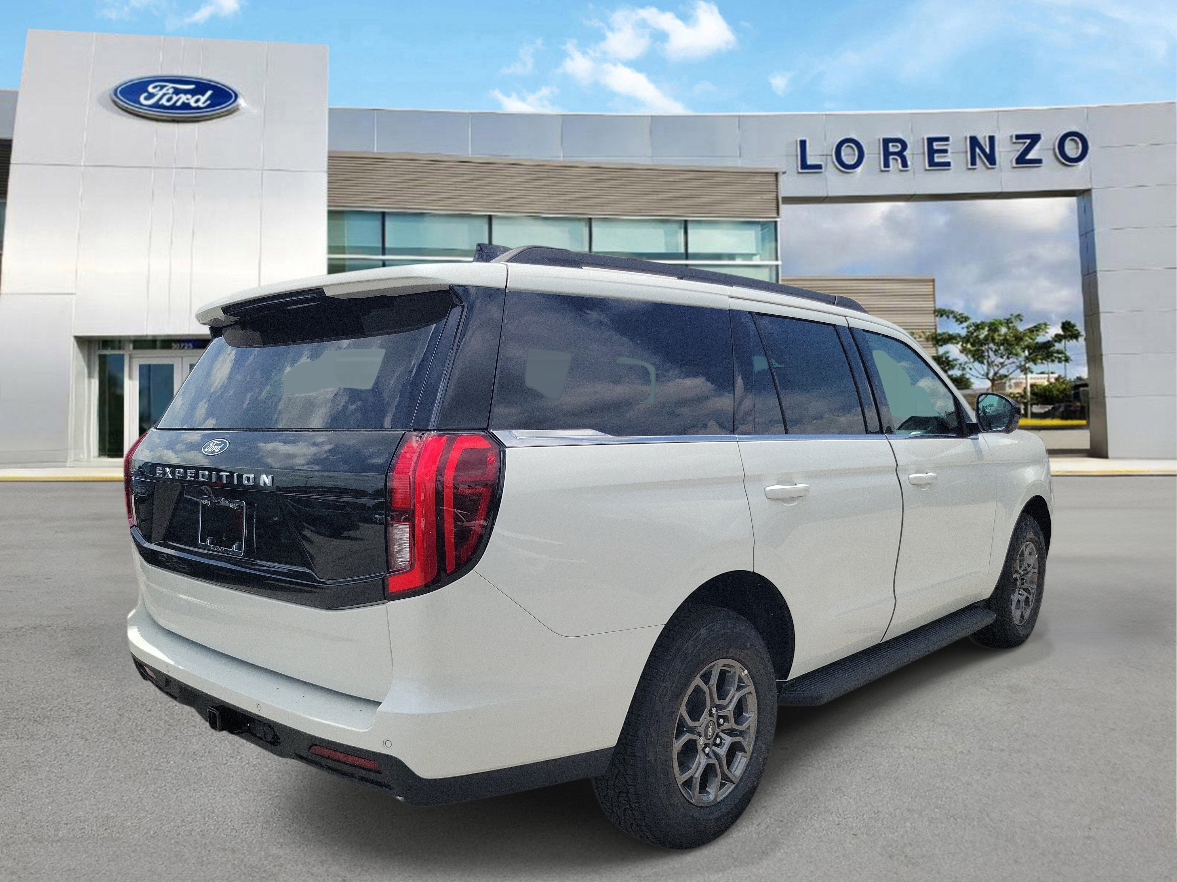 2027 Ford Expedition Active