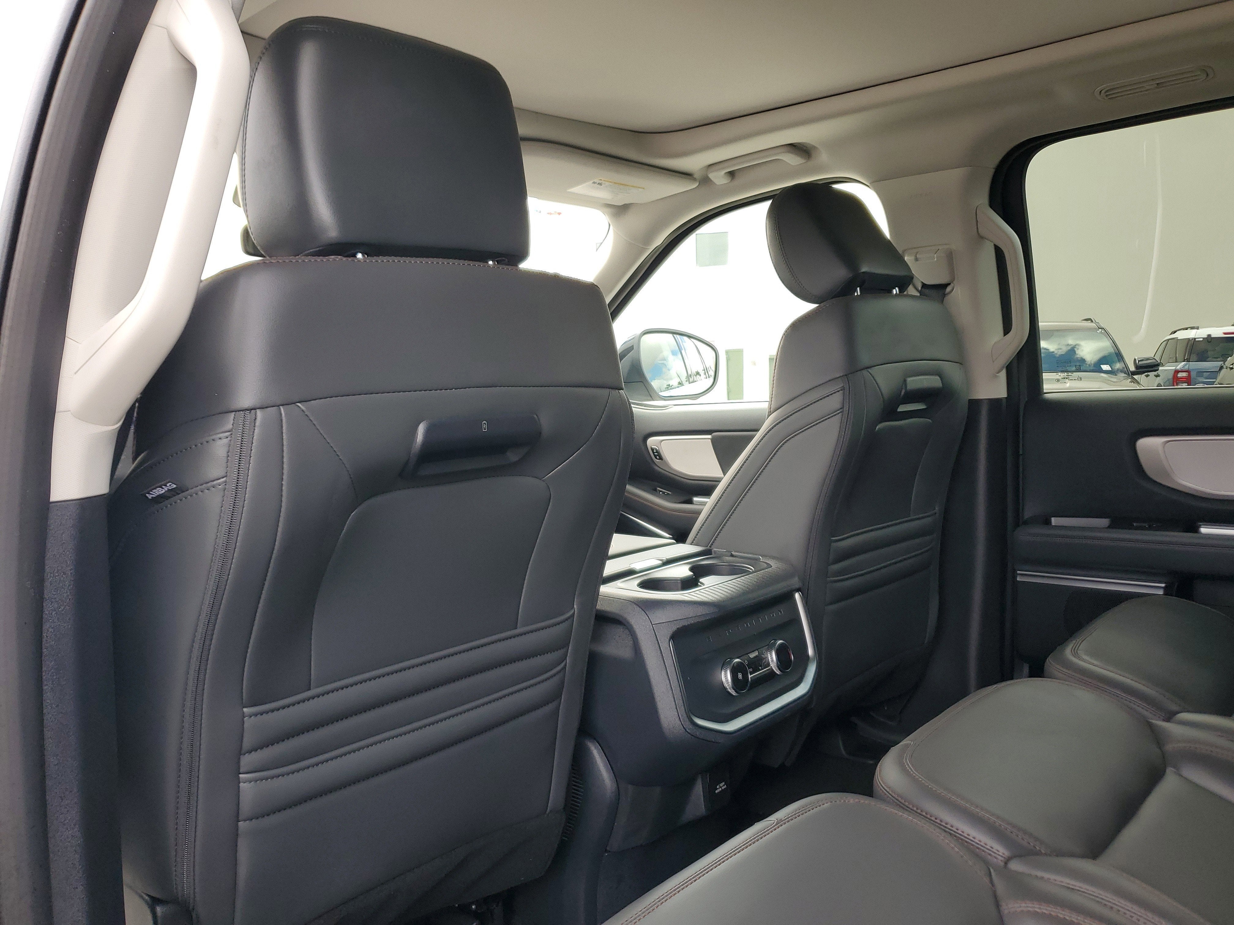 2025 Ford Expedition Active 4WD