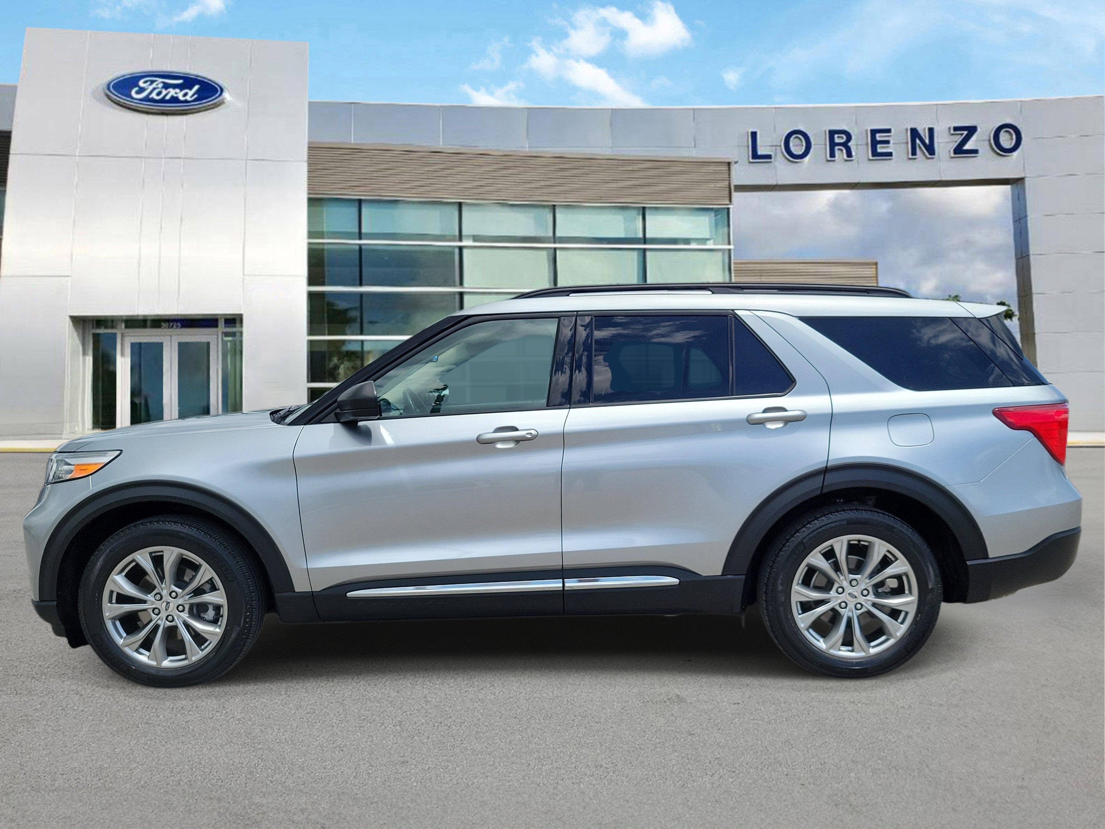 2024 Ford Explorer XLT