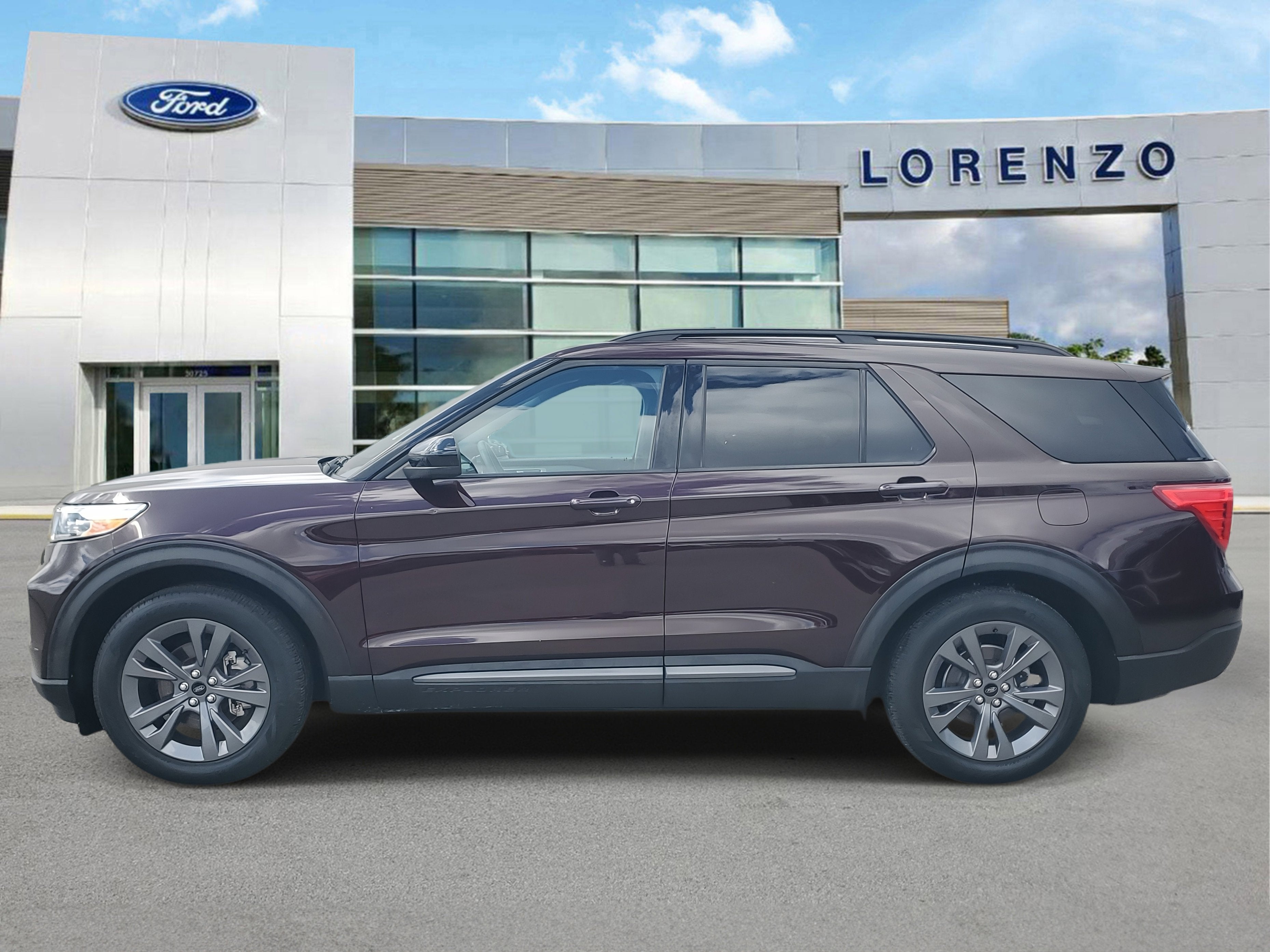 2023 Ford Explorer XLT
